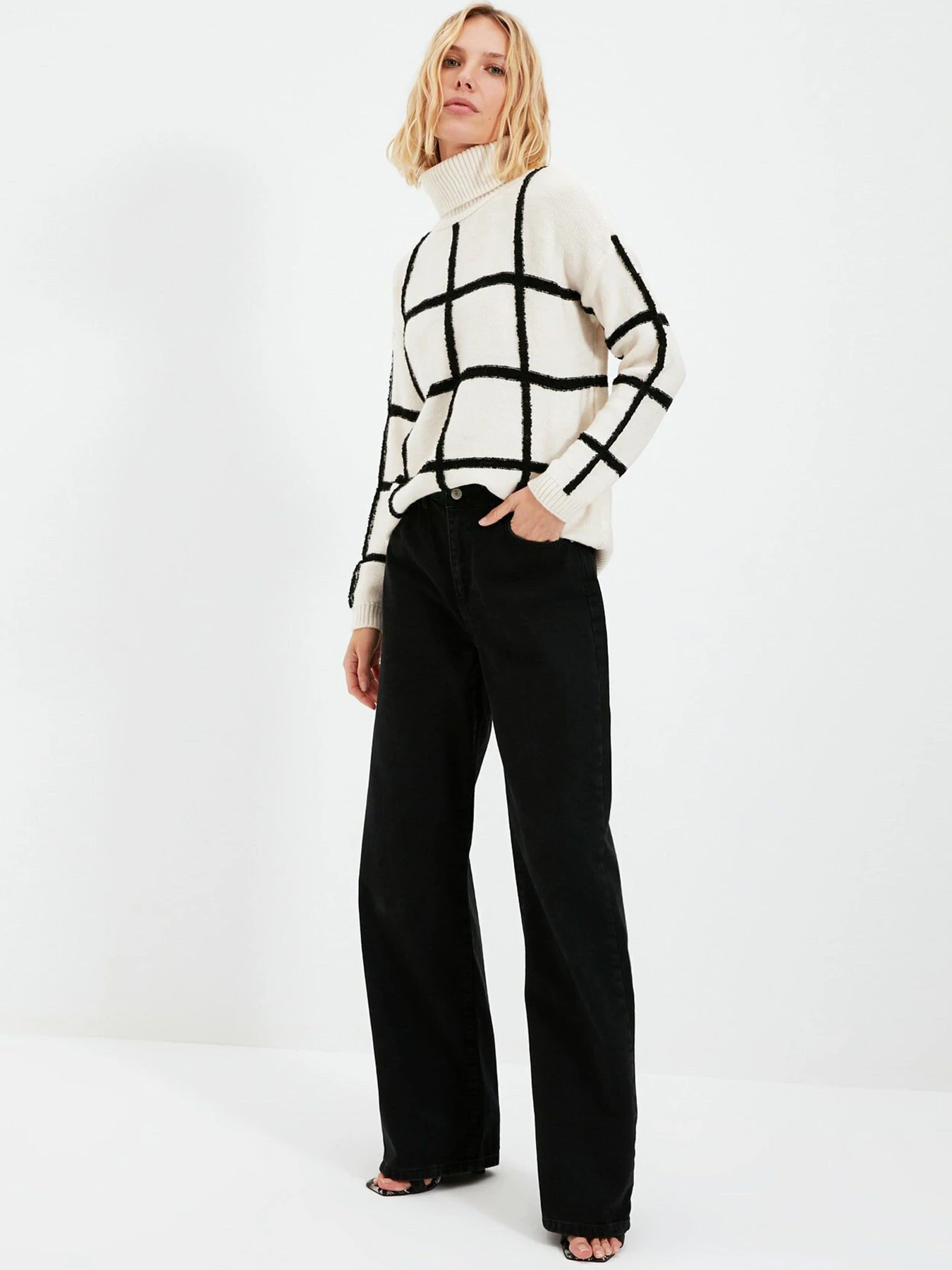 Свитры и кардиганы Trendyol модель TWOAW22KZ0257/Ekru Фото