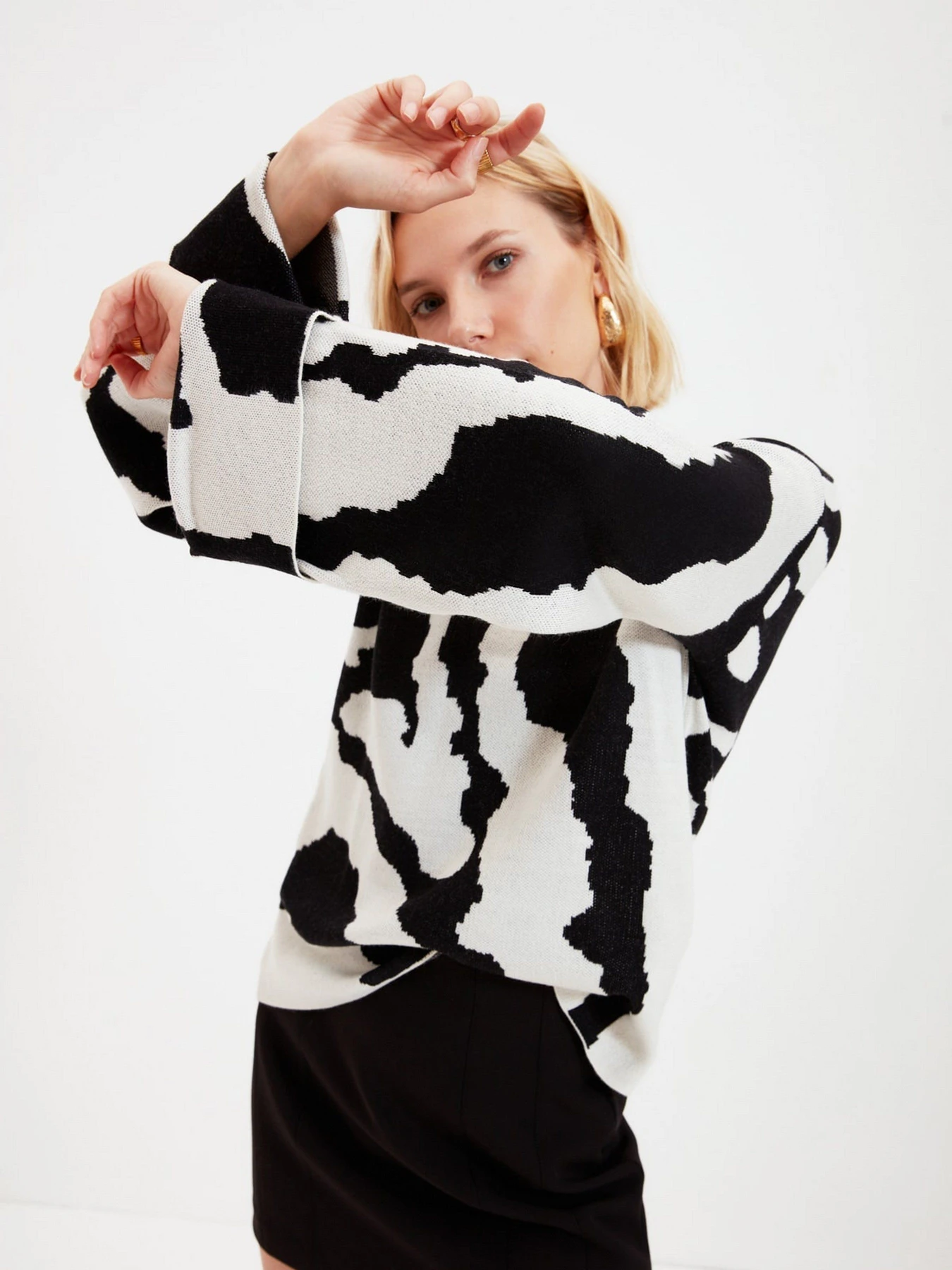Свитры и кардиганы Trendyol модель TWOAW22KZ0229/Siyah Свитры и кардиганы Trendyol модель TWOAW22KZ0229/Siyah Фото