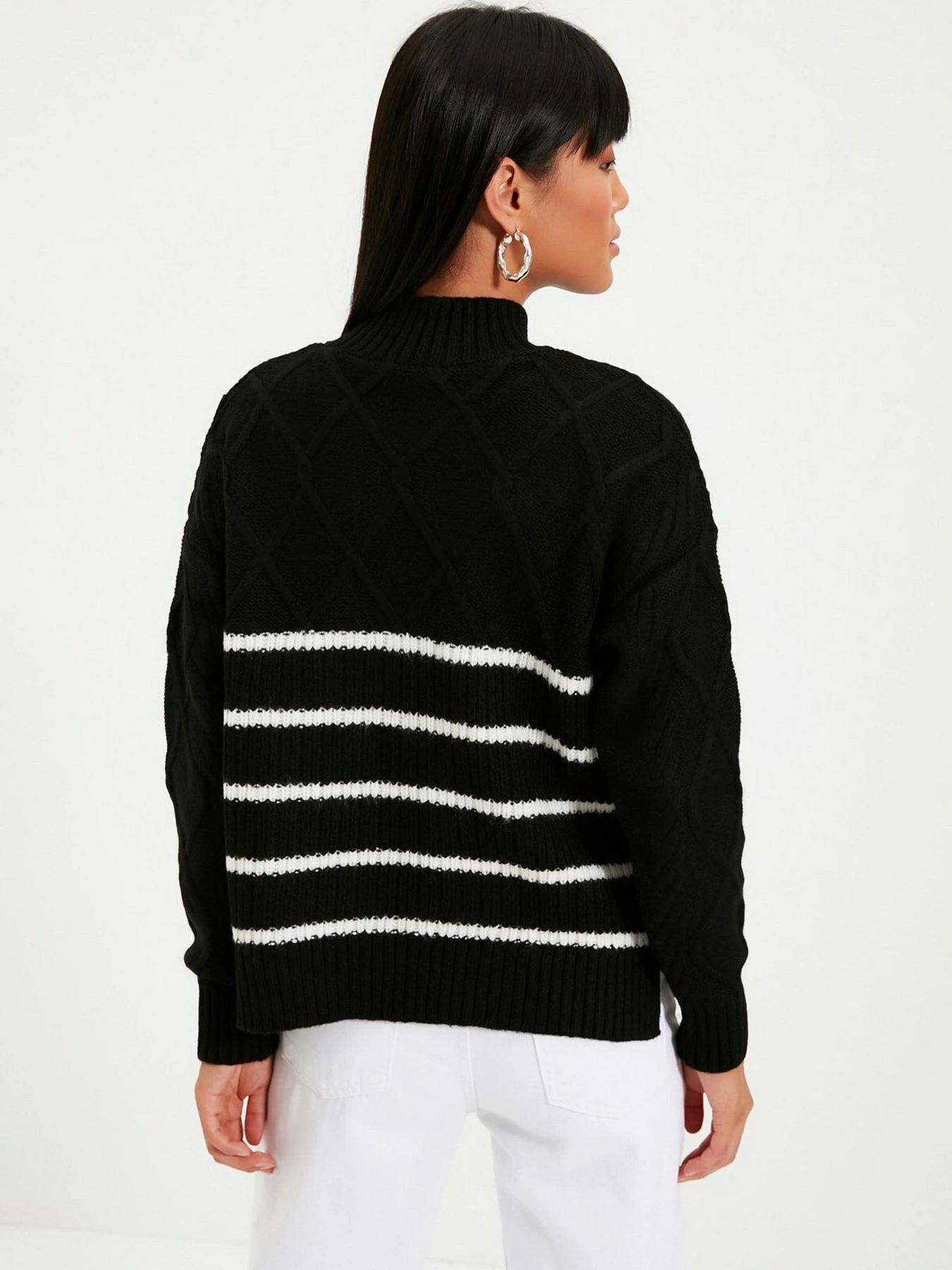 Свитры и кардиганы Trendyol модель TWOAW22KZ0462/Siyah Свитры и кардиганы Trendyol модель TWOAW22KZ0462/Siyah Фото