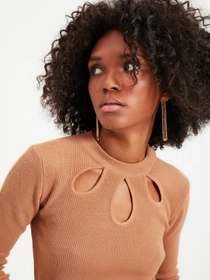 Свитры и кардиганы Trendyol модель TWOAW22KZ0501/Camel Фото