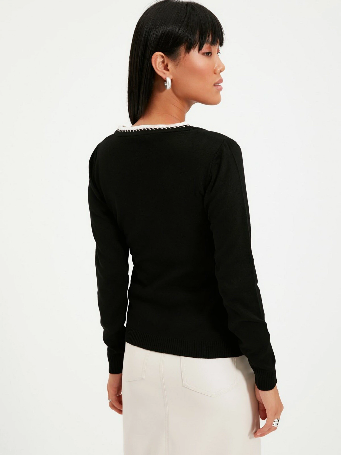 Свитры и кардиганы Trendyol модель TWOAW22KZ0541/Siyah Свитры и кардиганы Trendyol модель TWOAW22KZ0541/Siyah Фото