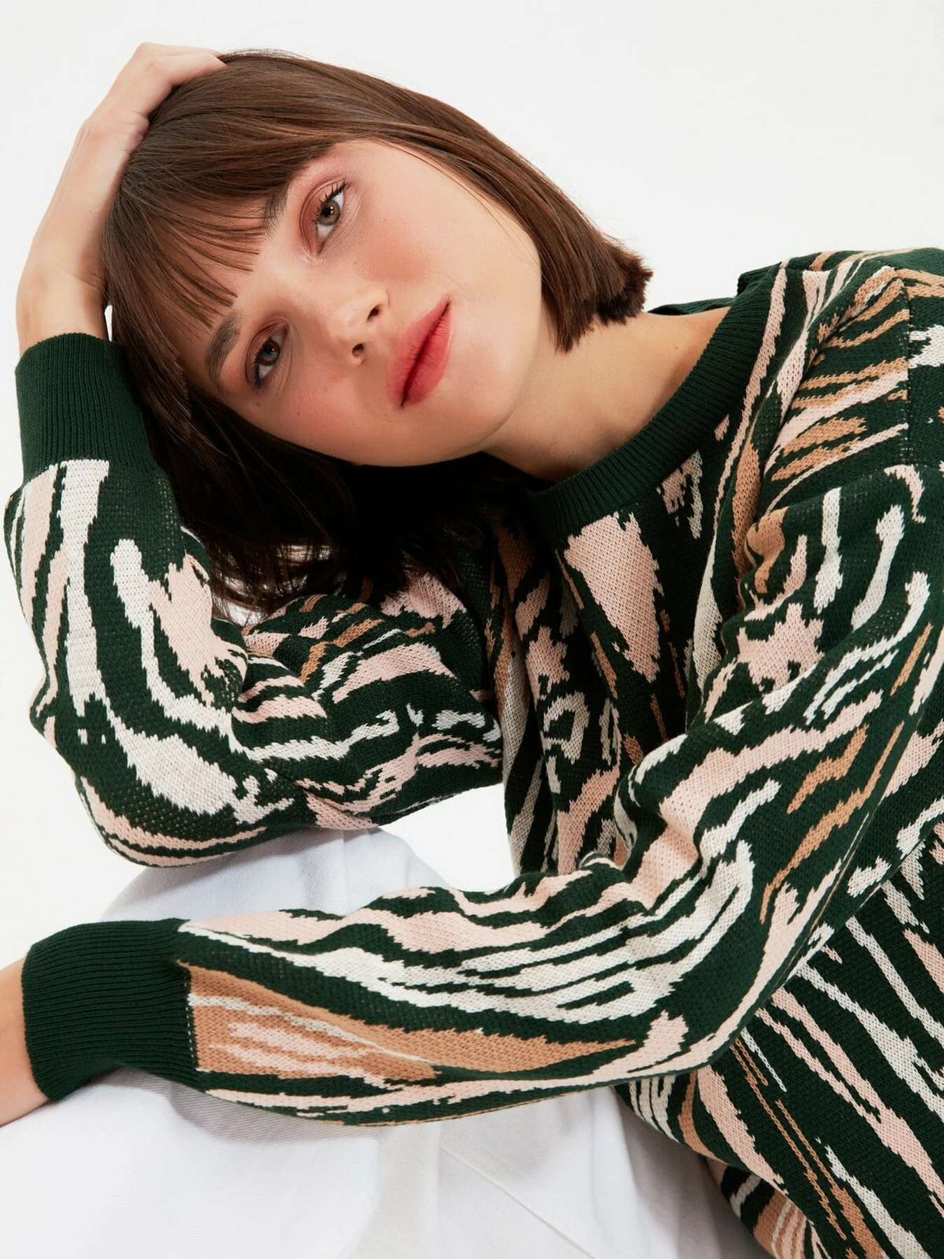 Свитры и кардиганы Trendyol модель TWOAW22KZ0909/Zumrut Yesili Свитры и кардиганы Trendyol модель TWOAW22KZ0909/Zumrut Yesili Фото