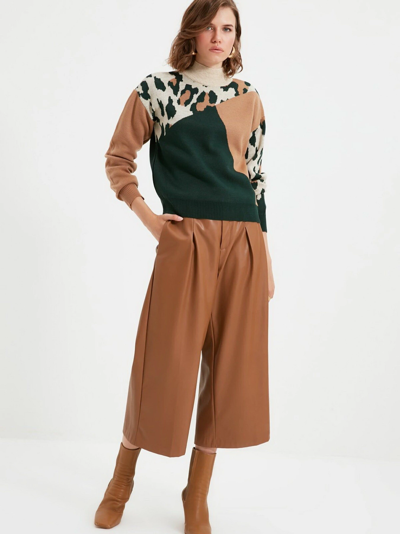 Свитры и кардиганы Trendyol модель TWOAW22KZ1107/Yesil Свитры и кардиганы Trendyol модель TWOAW22KZ1107/Yesil Фото