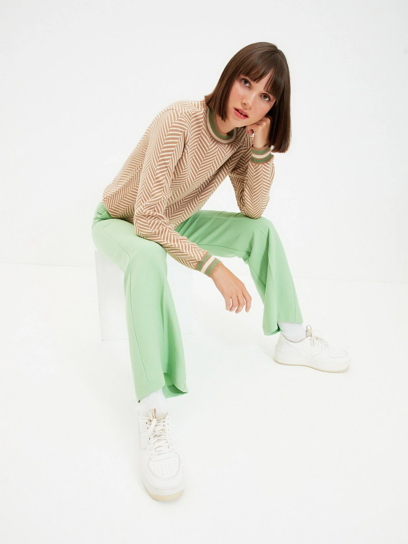 Свитры и кардиганы Trendyol модель TWOAW22KZ1322/Camel Свитры и кардиганы Trendyol модель TWOAW22KZ1322/Camel Фото