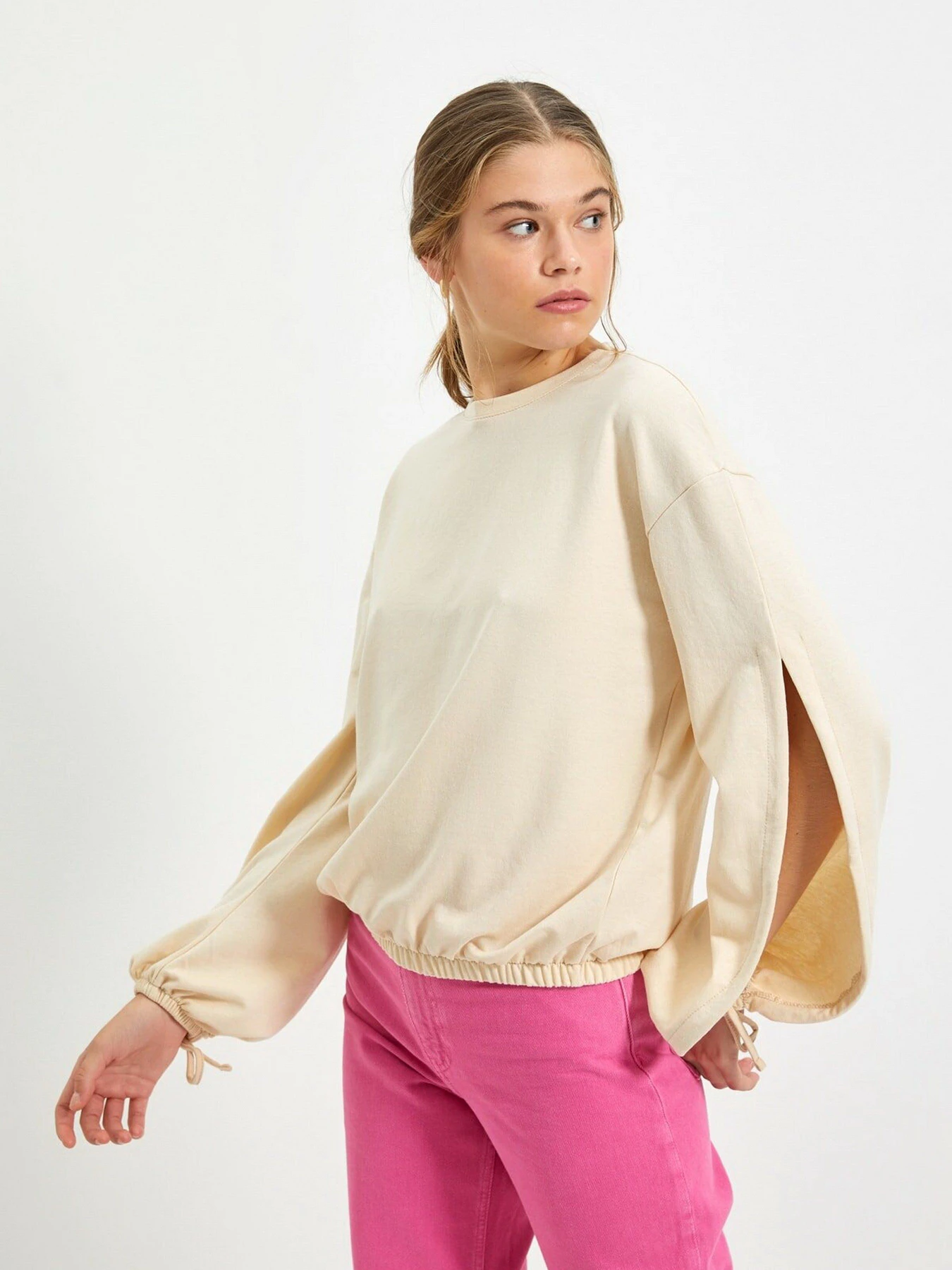 Худи и свитшоты Trendyol модель TWOAW22SW0393/Bej Худи и свитшоты Trendyol модель TWOAW22SW0393/Bej Фото