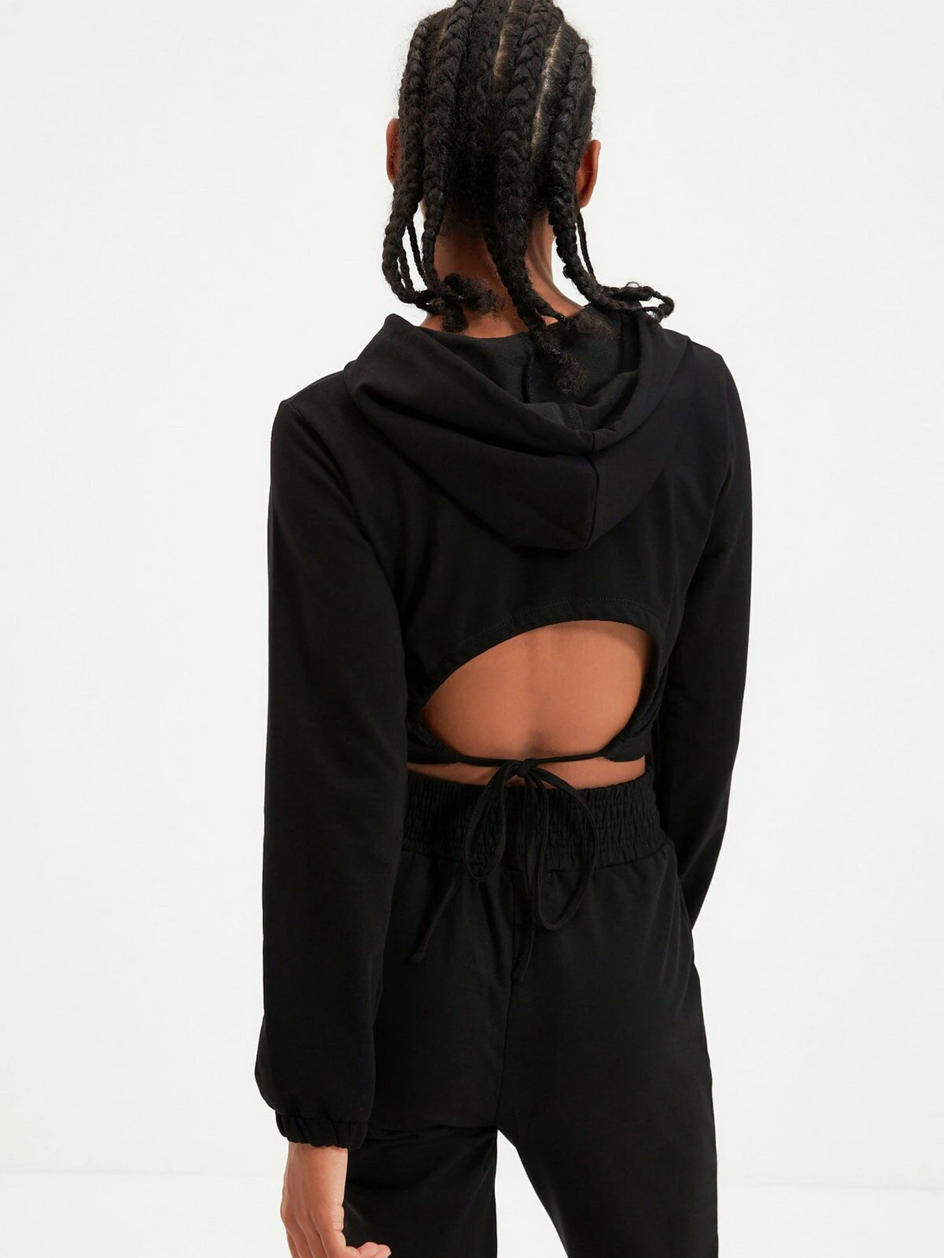 Худи и свитшоты Trendyol модель TWOAW22SW0394/Siyah Худи и свитшоты Trendyol модель TWOAW22SW0394/Siyah Фото