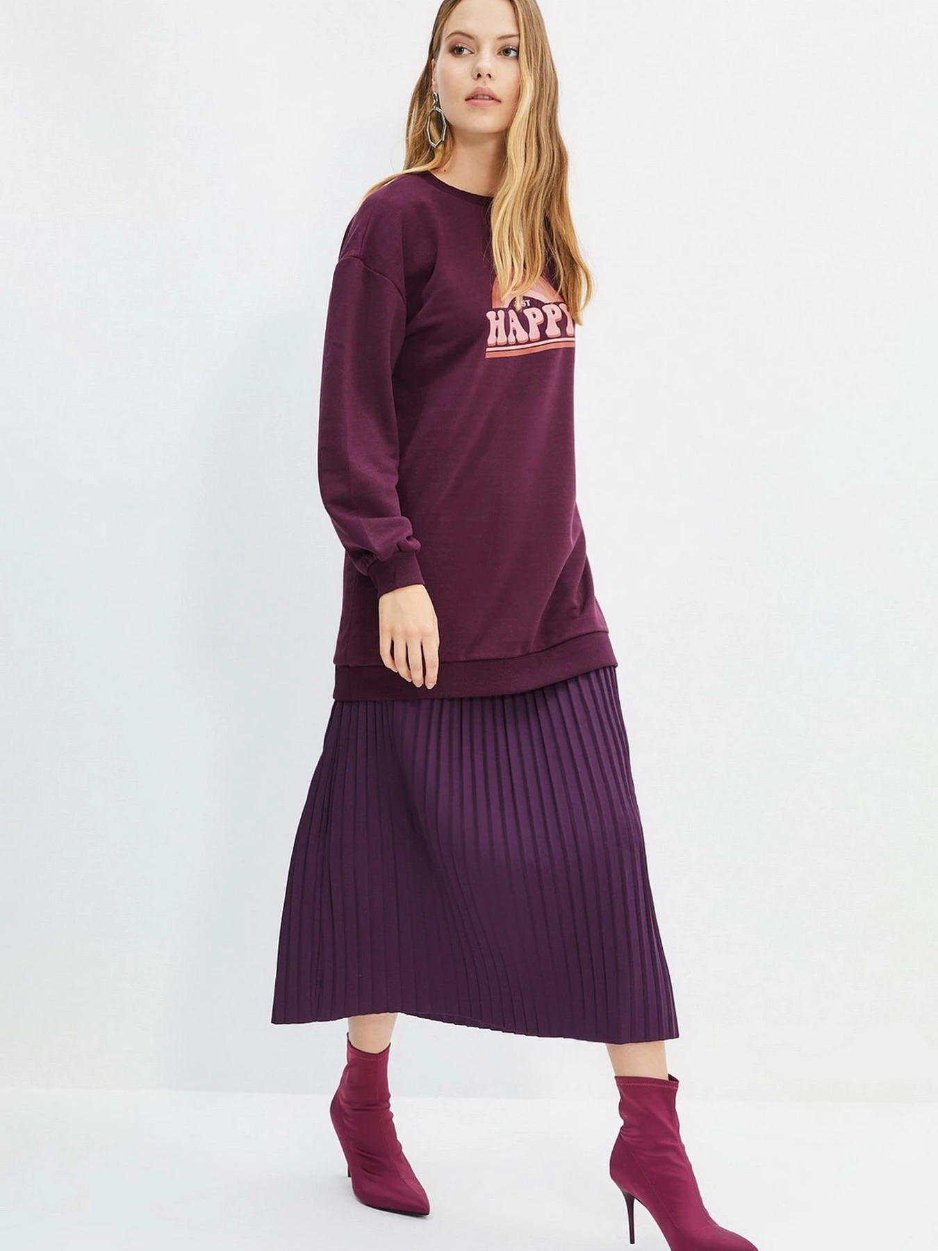 Худи и свитшоты Trendyol модель TCTAW22TW0057/Mor Худи и свитшоты Trendyol модель TCTAW22TW0057/Mor Фото