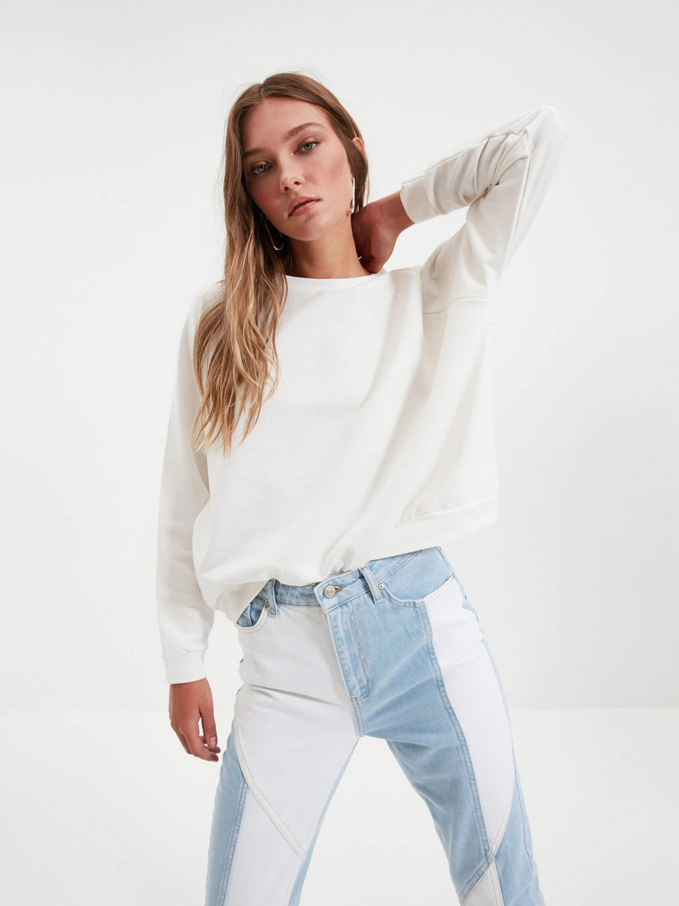 Свитры и кардиганы Trendyol модель TWOAW20SW0055/Ekru Свитры и кардиганы Trendyol модель TWOAW20SW0055/Ekru Фото