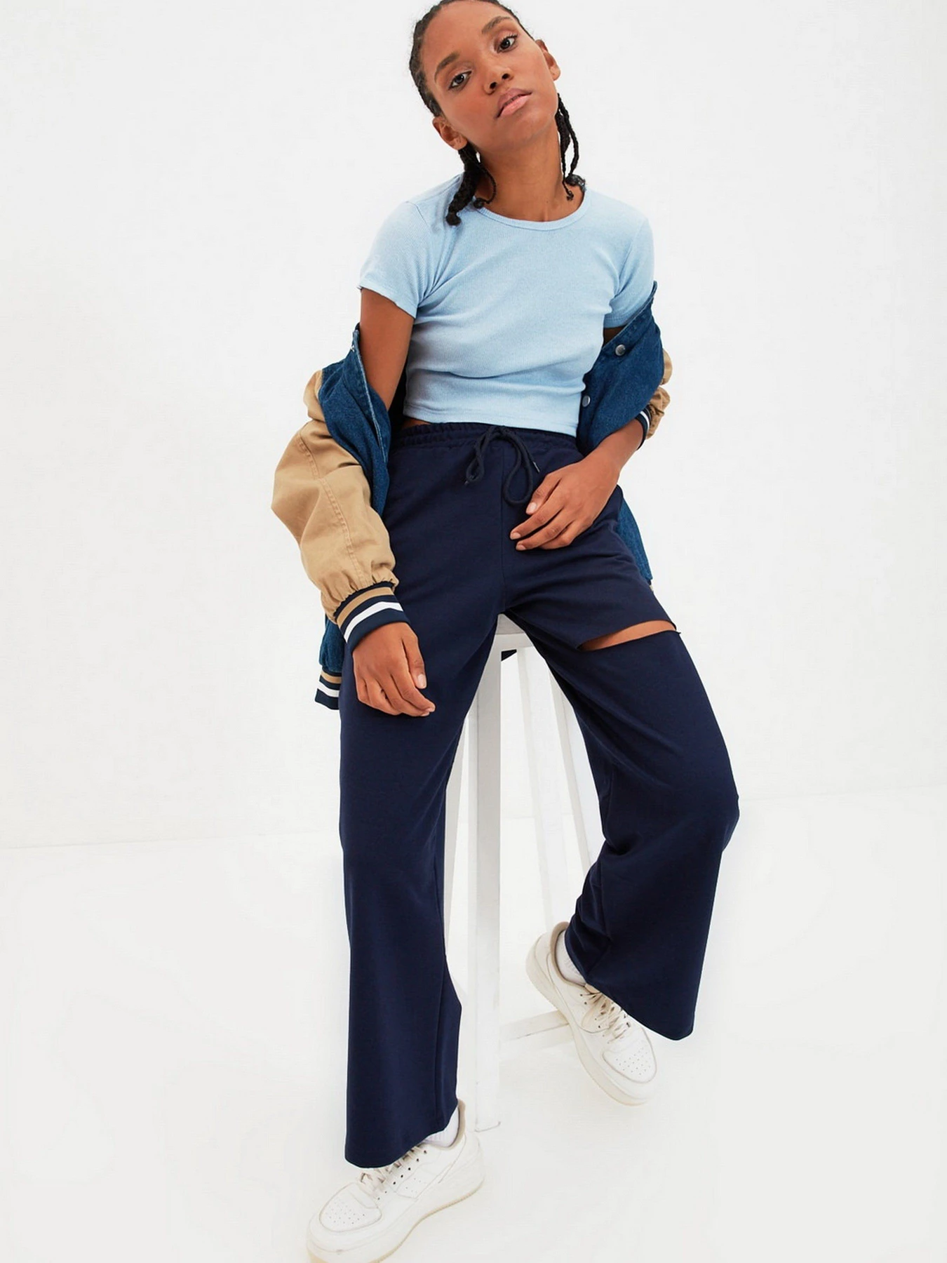 Штани Trendyol модель TWOAW21EA0116/Lacivert Штани Trendyol модель TWOAW21EA0116/Lacivert Фото