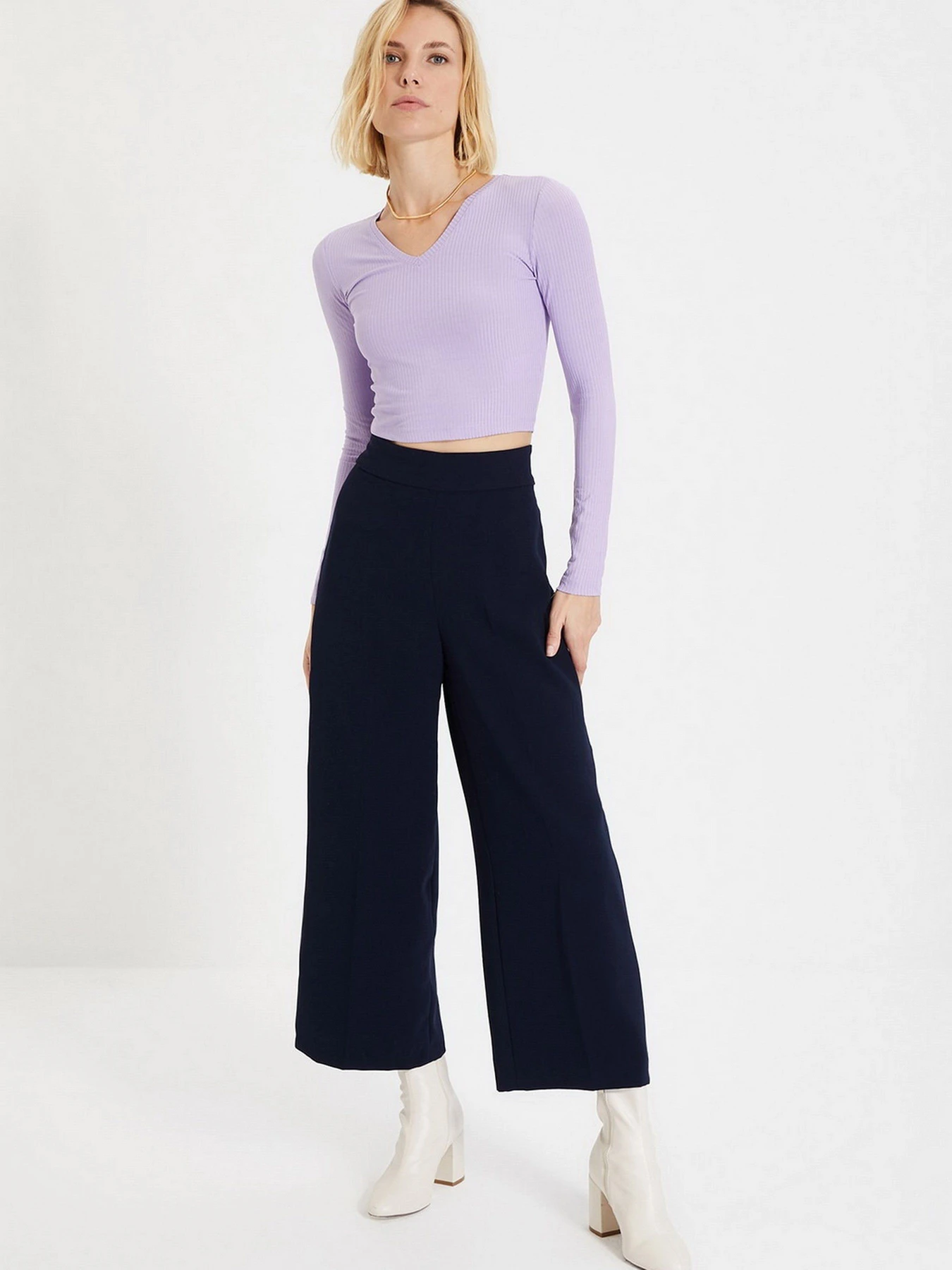 Худи и свитшоты Trendyol модель TWOAW22BZ0121/Lila Худи и свитшоты Trendyol модель TWOAW22BZ0121/Lila Фото