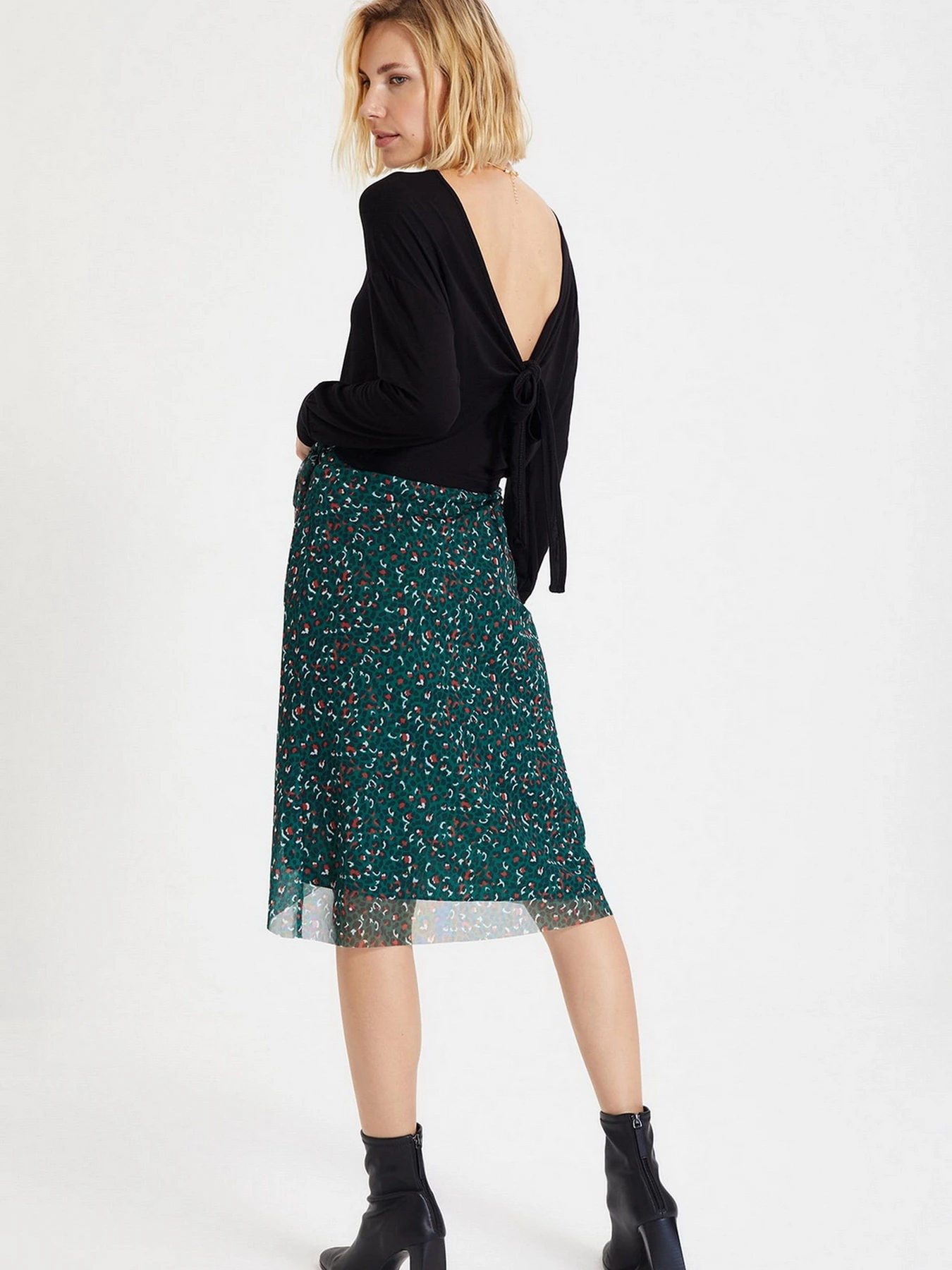 Рубашки Trendyol модель TWOAW22BZ0240/Siyah Рубашки Trendyol модель TWOAW22BZ0240/Siyah Фото