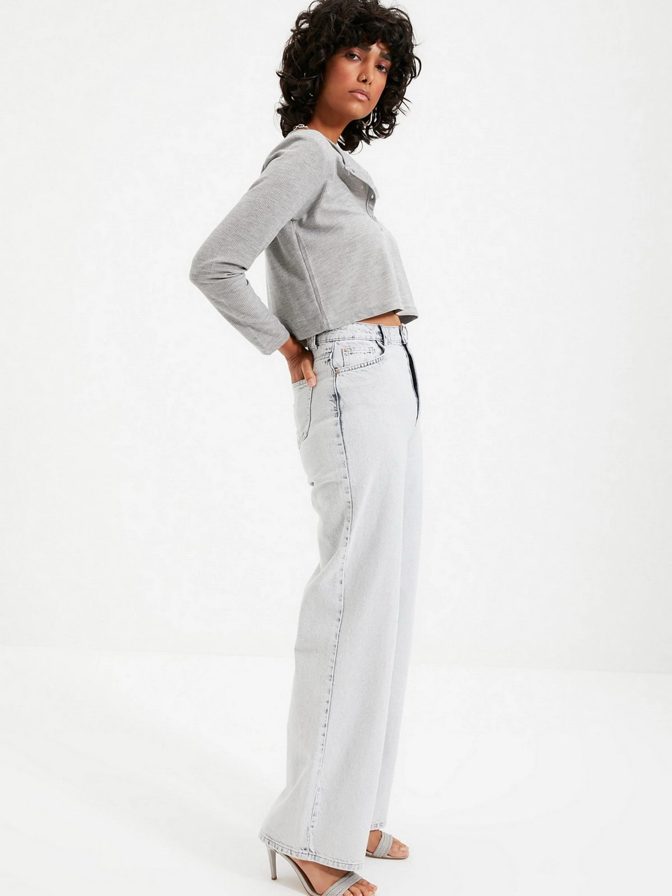 Худи и свитшоты Trendyol модель TWOAW22BZ0283/Gri Худи и свитшоты Trendyol модель TWOAW22BZ0283/Gri Фото