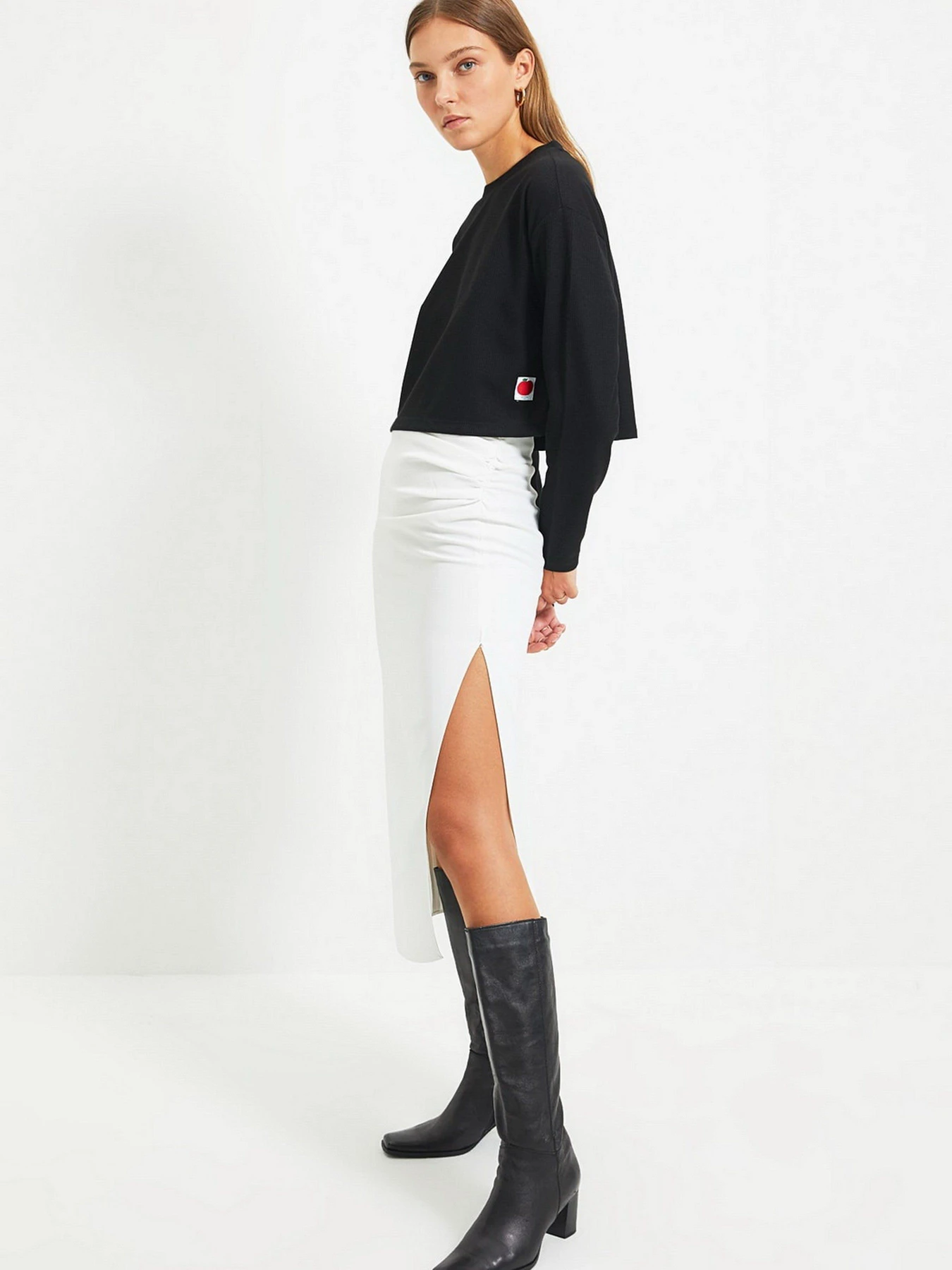 Худи и свитшоты Trendyol модель TWOAW22BZ0284/Siyah Худи и свитшоты Trendyol модель TWOAW22BZ0284/Siyah Фото