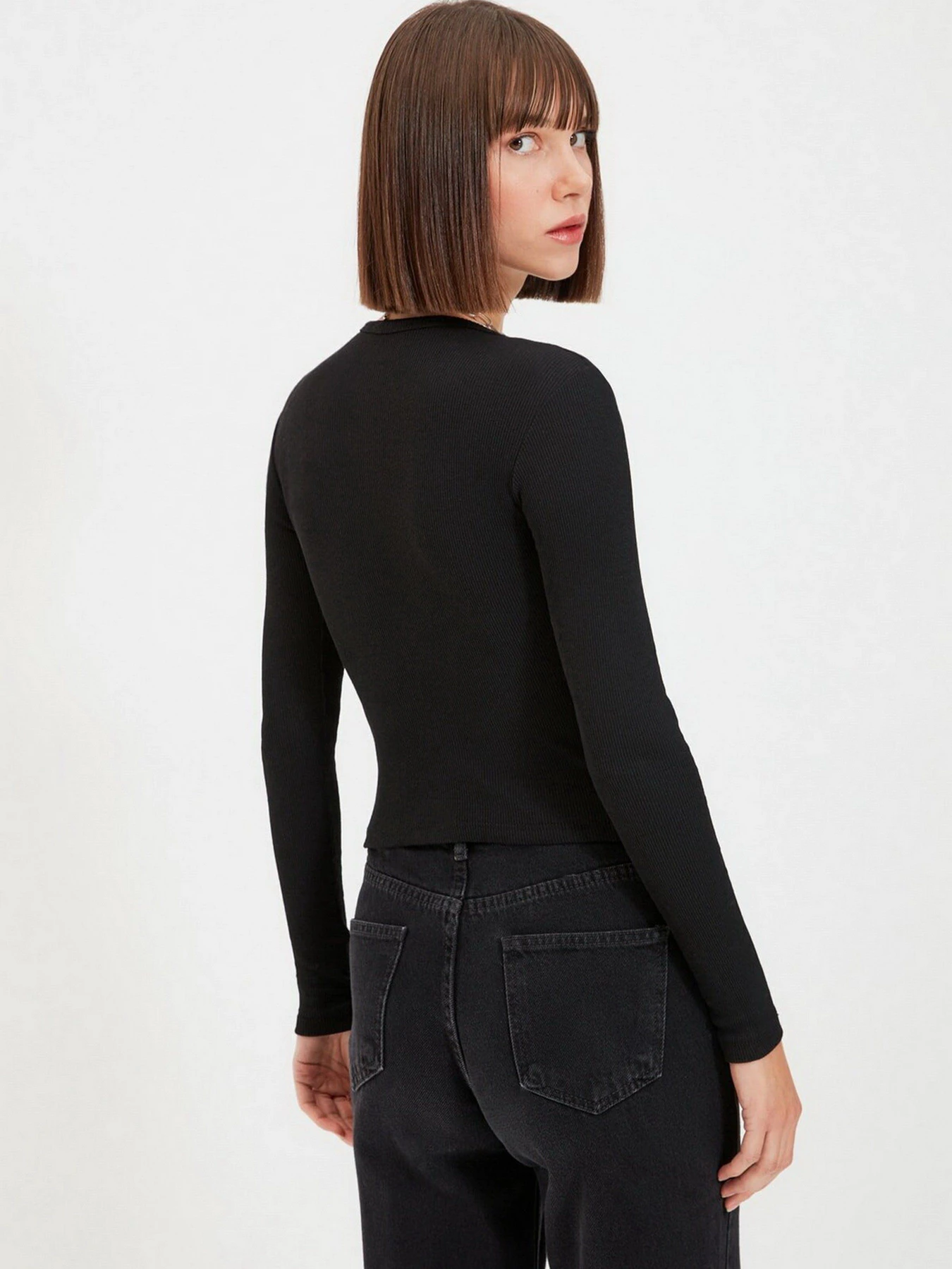 Свитры и кардиганы Trendyol модель TWOAW22BZ0529/Siyah Свитры и кардиганы Trendyol модель TWOAW22BZ0529/Siyah Фото