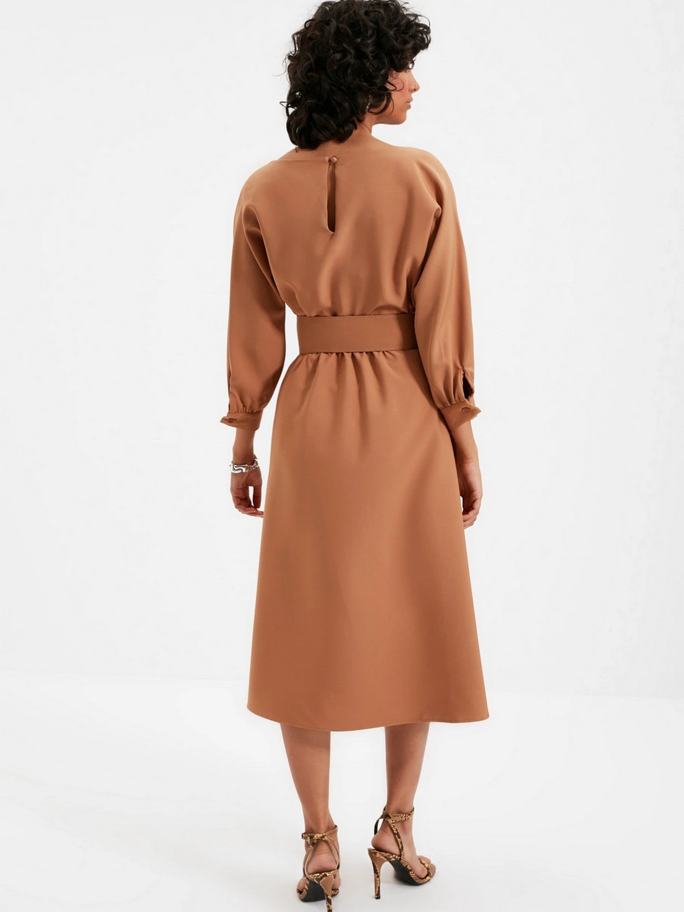 Платья Trendyol модель TWOAW22EL0318/Camel Фото