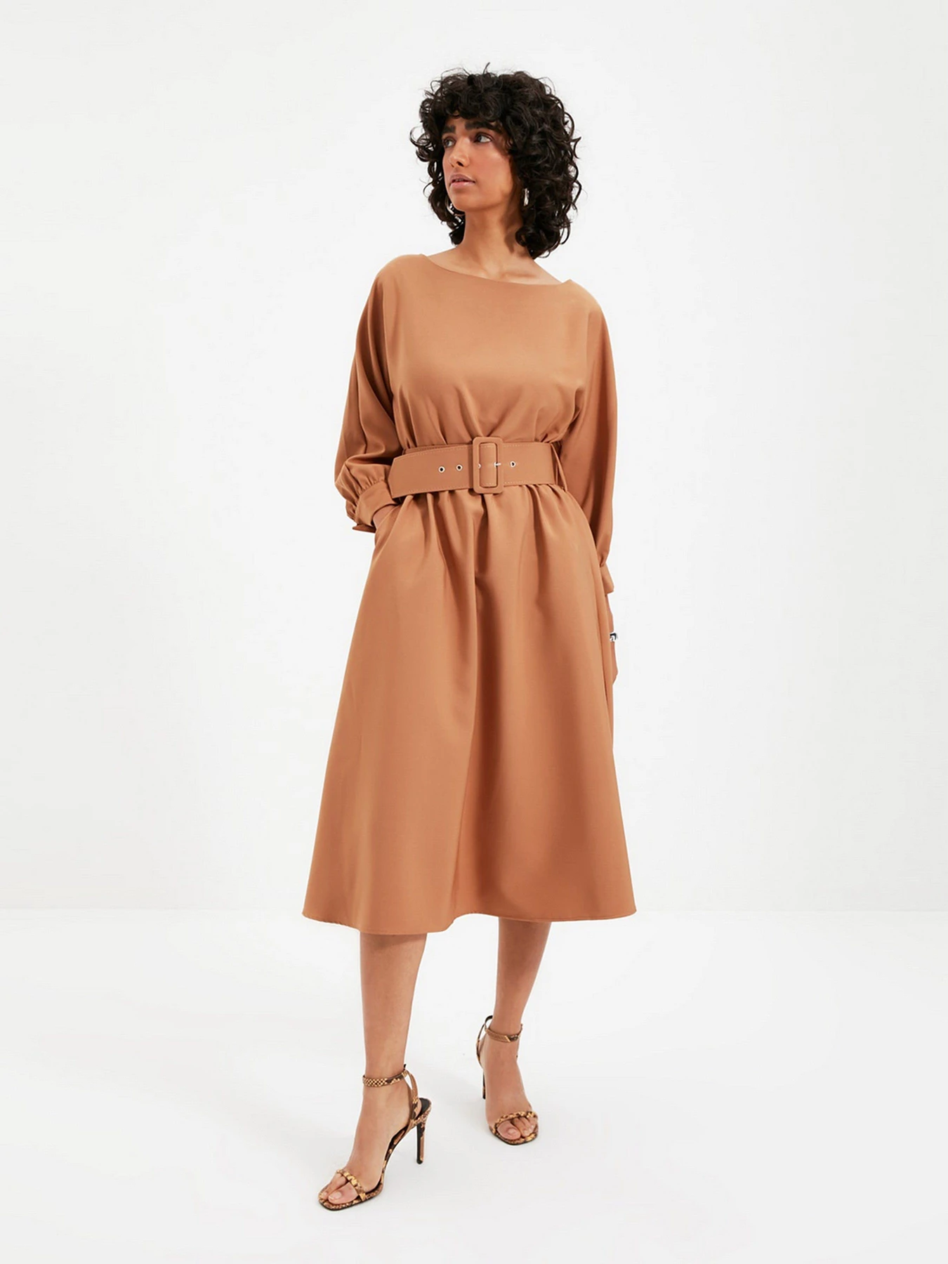 Платья Trendyol модель TWOAW22EL0318/Camel Фото