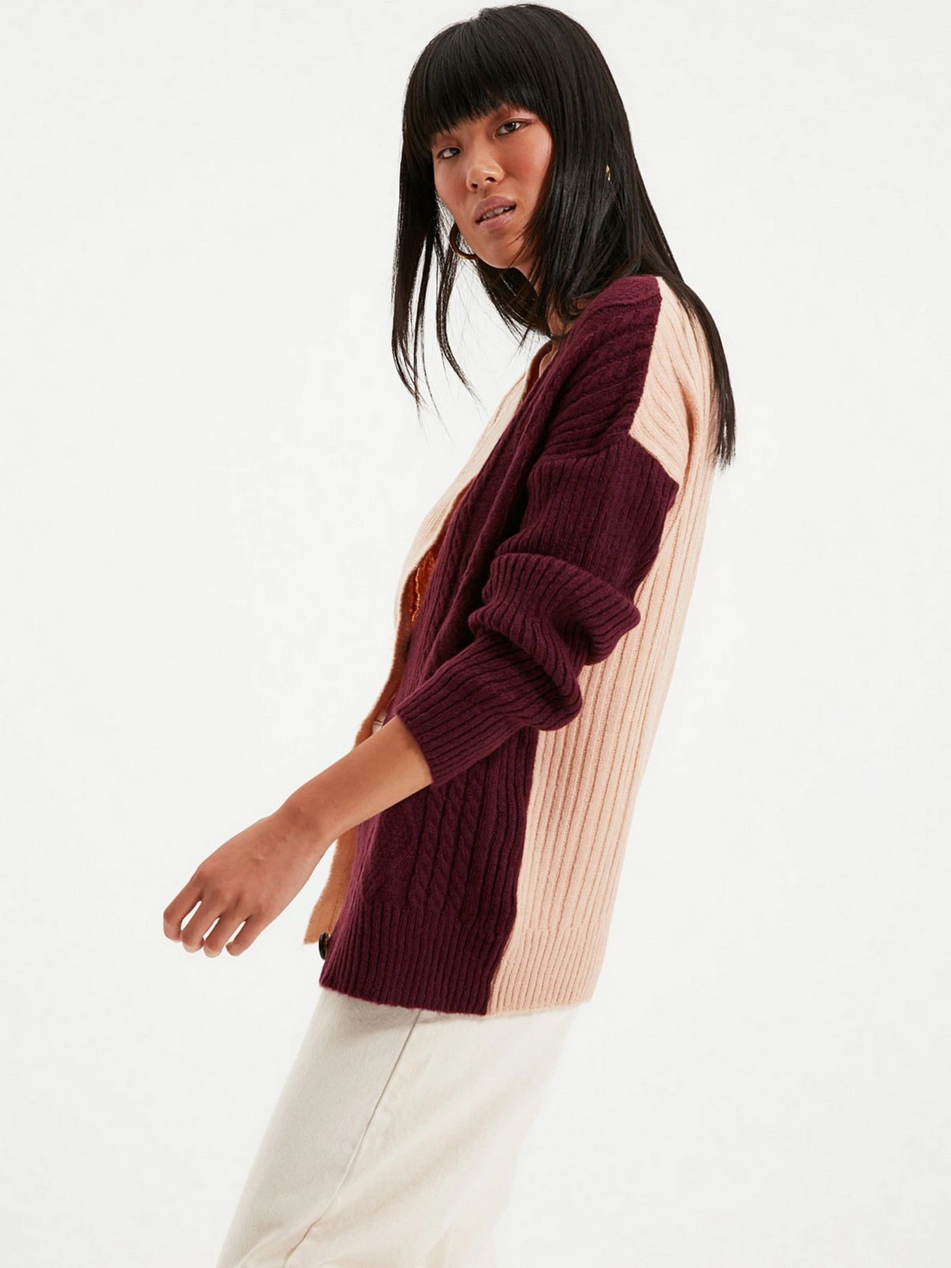 Свитры и кардиганы Trendyol модель TWOAW22HI0197/Murdum Свитры и кардиганы Trendyol модель TWOAW22HI0197/Murdum Фото