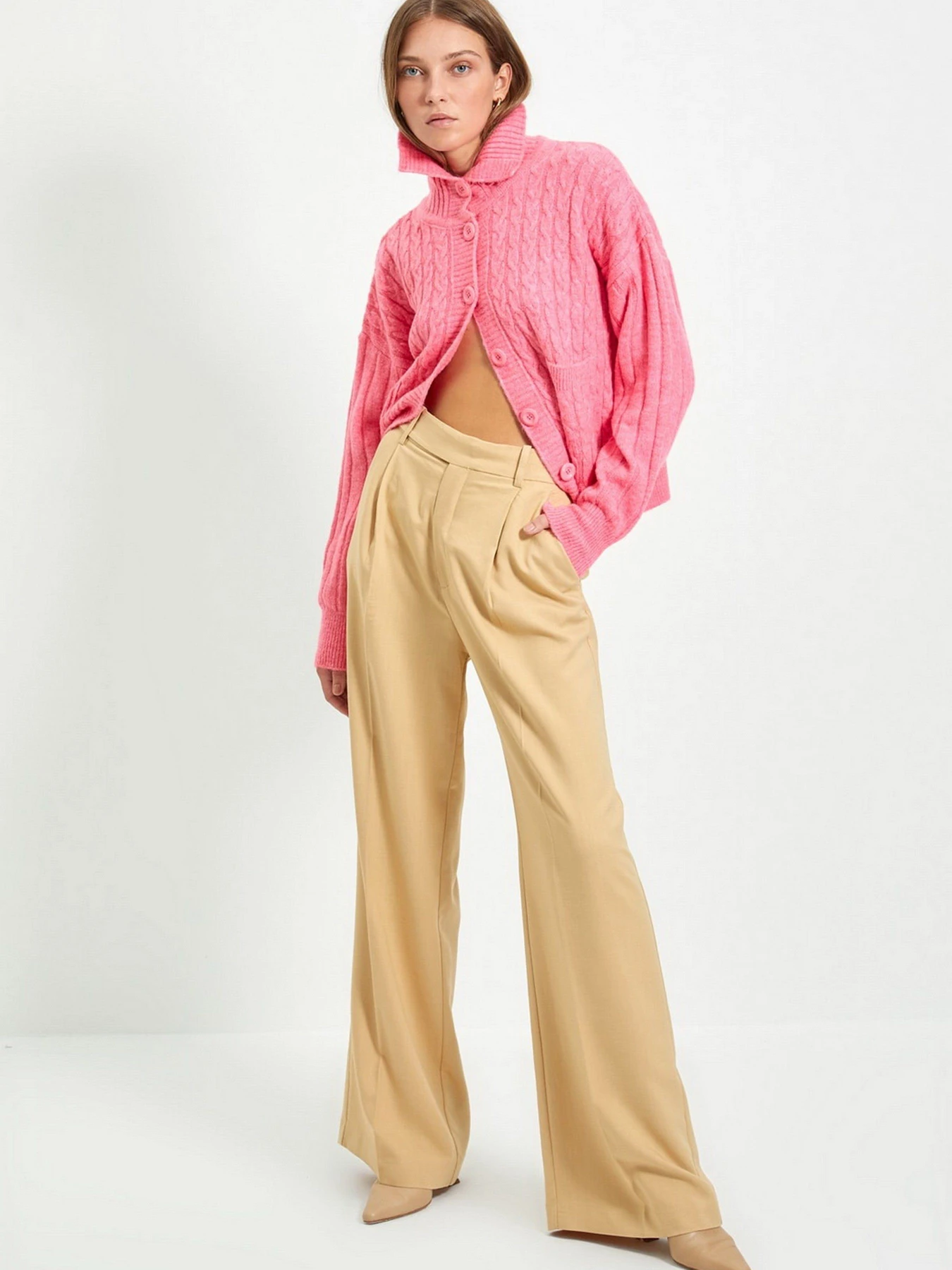 Свитры и кардиганы Trendyol модель TWOAW22HI0406/Pembe Фото