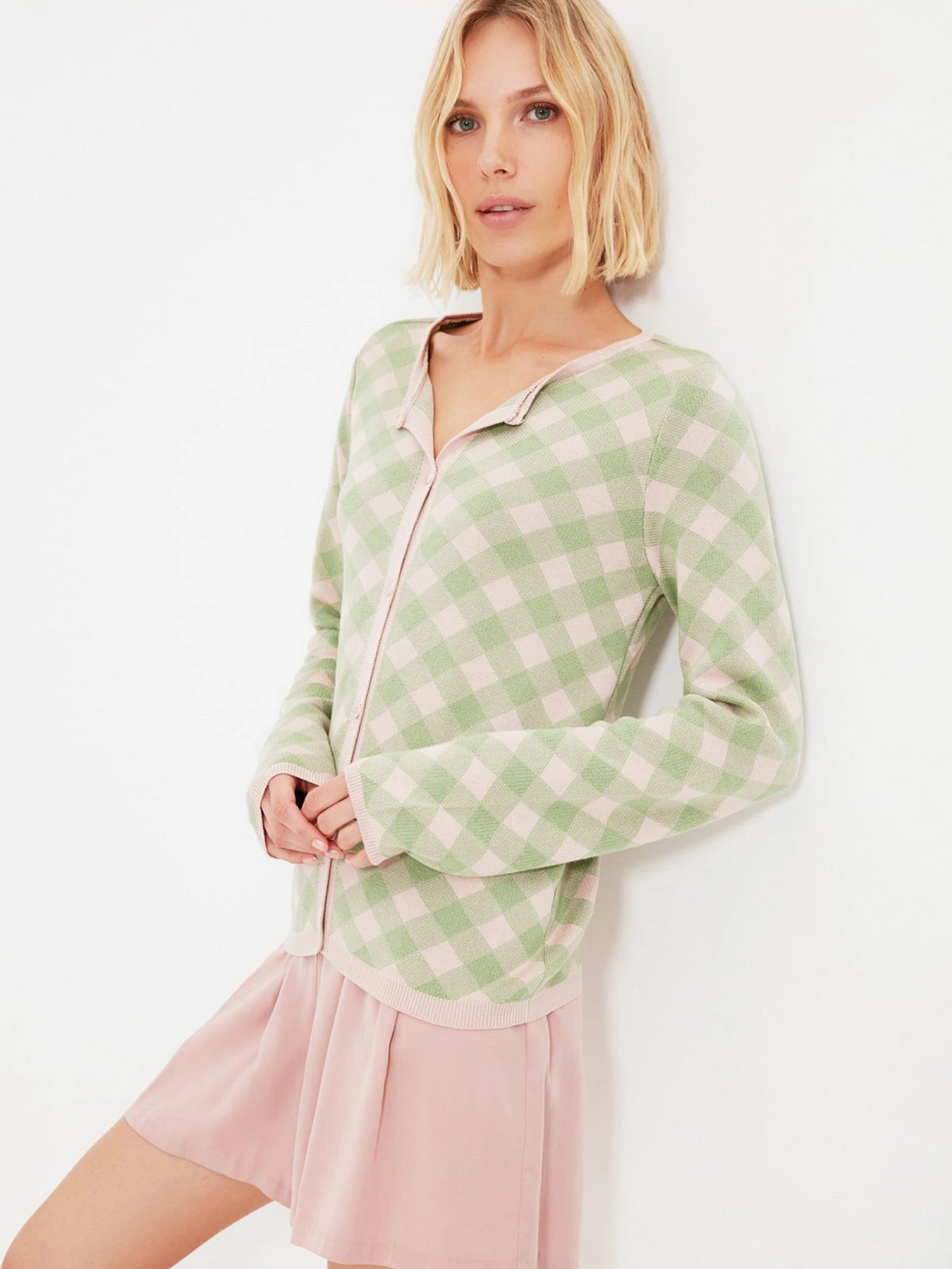 Свитры и кардиганы Trendyol модель TWOAW22HI0529/Yesil Свитры и кардиганы Trendyol модель TWOAW22HI0529/Yesil Фото