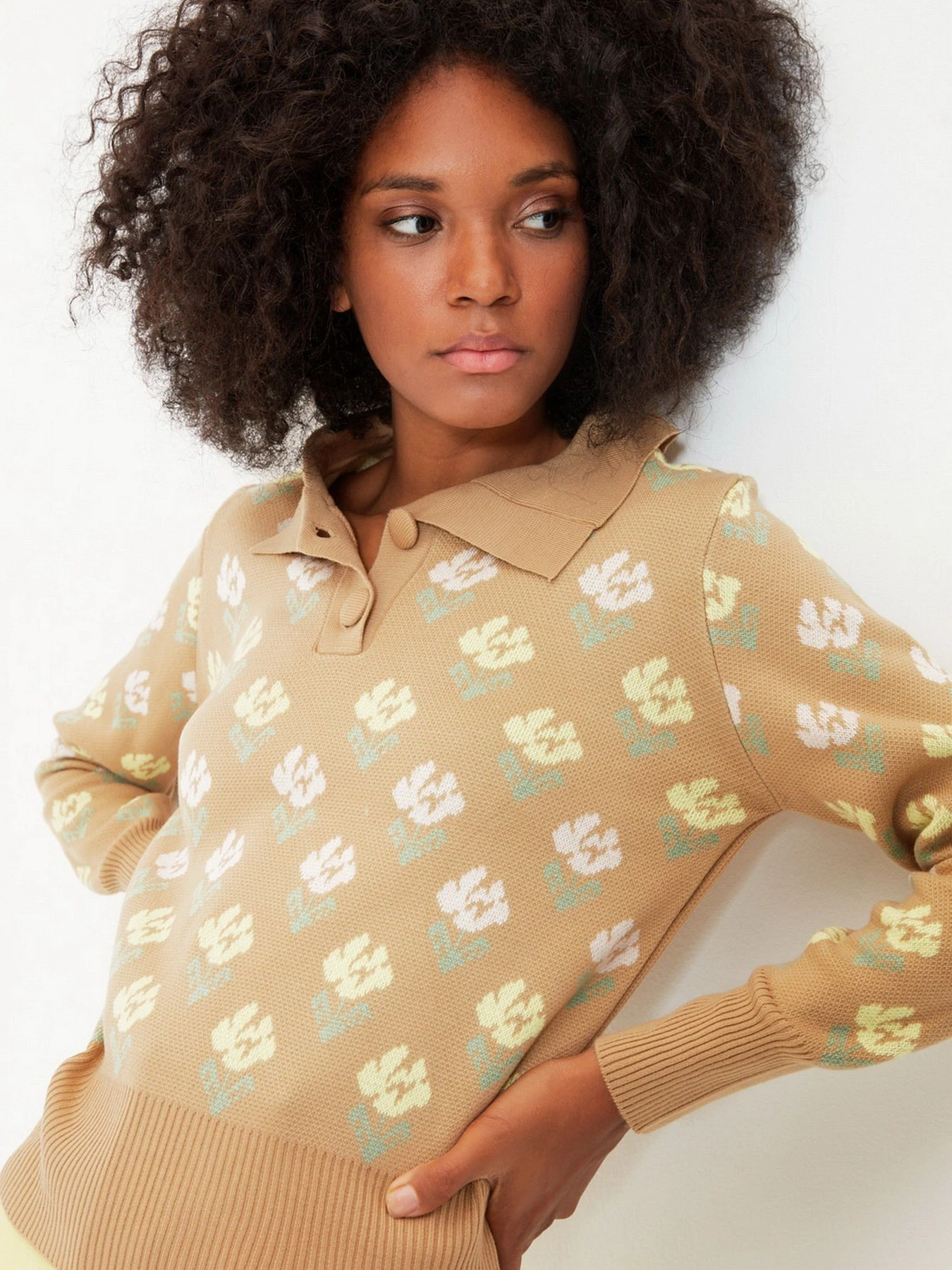 Свитры и кардиганы Trendyol модель TWOAW22KZ0195/Camel Фото