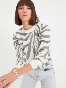 Свитры и кардиганы Trendyol модель TWOAW22KZ0241/Ekru Фото