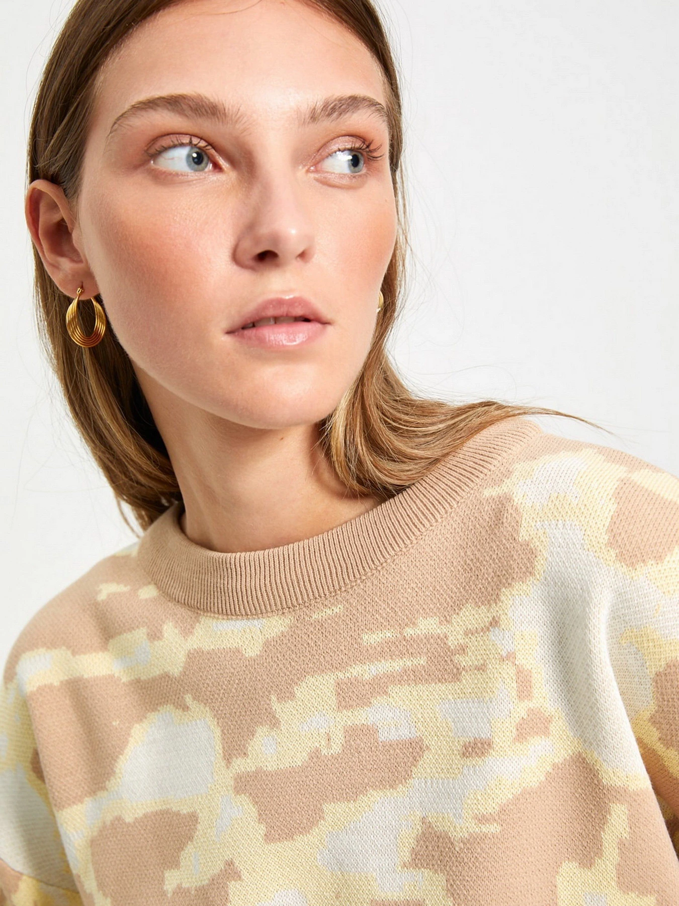 Свитры и кардиганы Trendyol модель TWOAW22KZ0675/Bej Свитры и кардиганы Trendyol модель TWOAW22KZ0675/Bej Фото