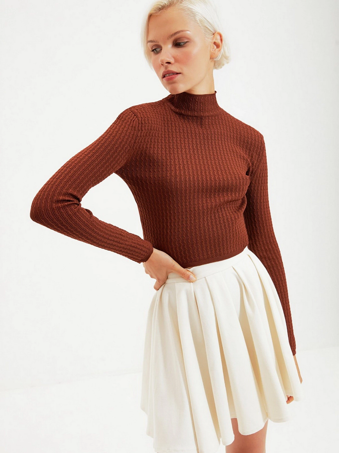 Свитры и кардиганы Trendyol модель TWOAW22KZ1128/Kahverengi Фото
