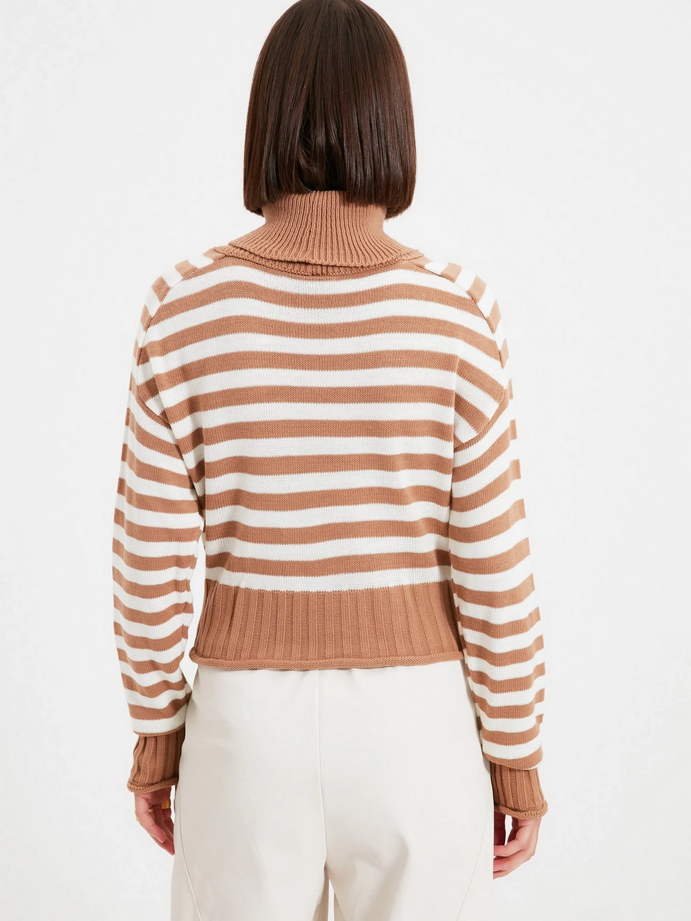Свитры и кардиганы Trendyol модель TWOAW22KZ1216/Camel Свитры и кардиганы Trendyol модель TWOAW22KZ1216/Camel Фото