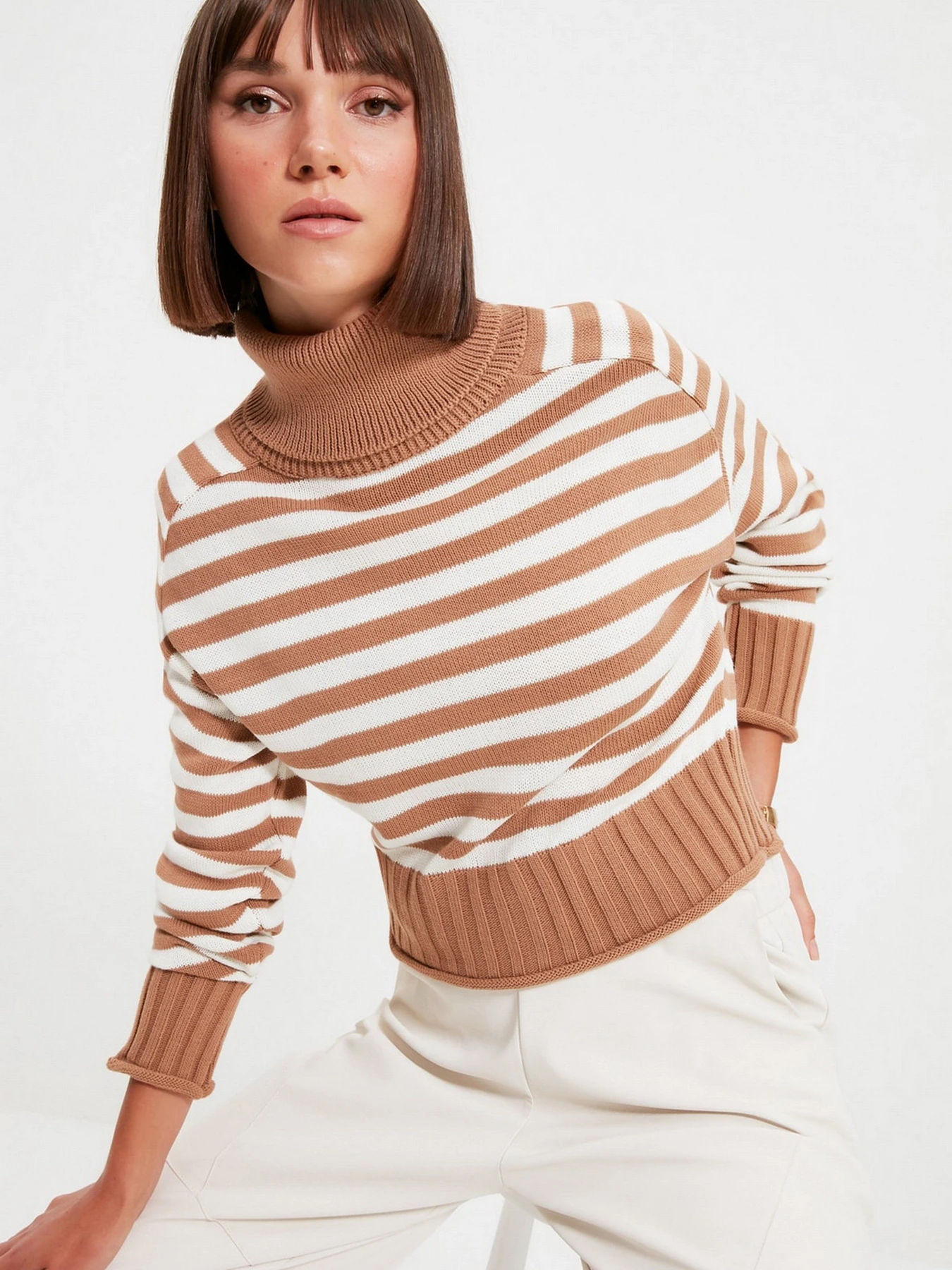 Свитры и кардиганы Trendyol модель TWOAW22KZ1216/Camel Свитры и кардиганы Trendyol модель TWOAW22KZ1216/Camel Фото