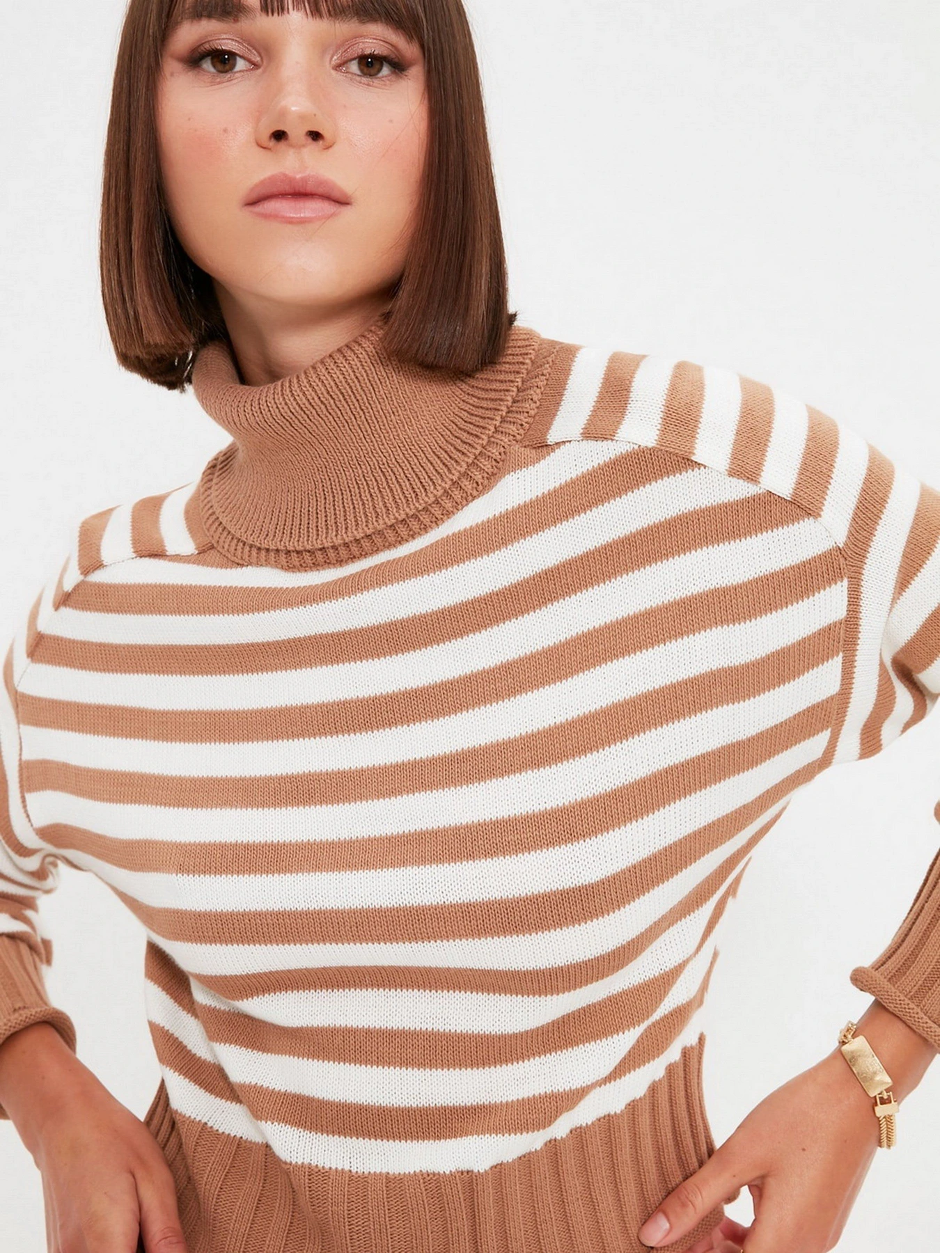 Свитры и кардиганы Trendyol модель TWOAW22KZ1216/Camel Свитры и кардиганы Trendyol модель TWOAW22KZ1216/Camel Фото