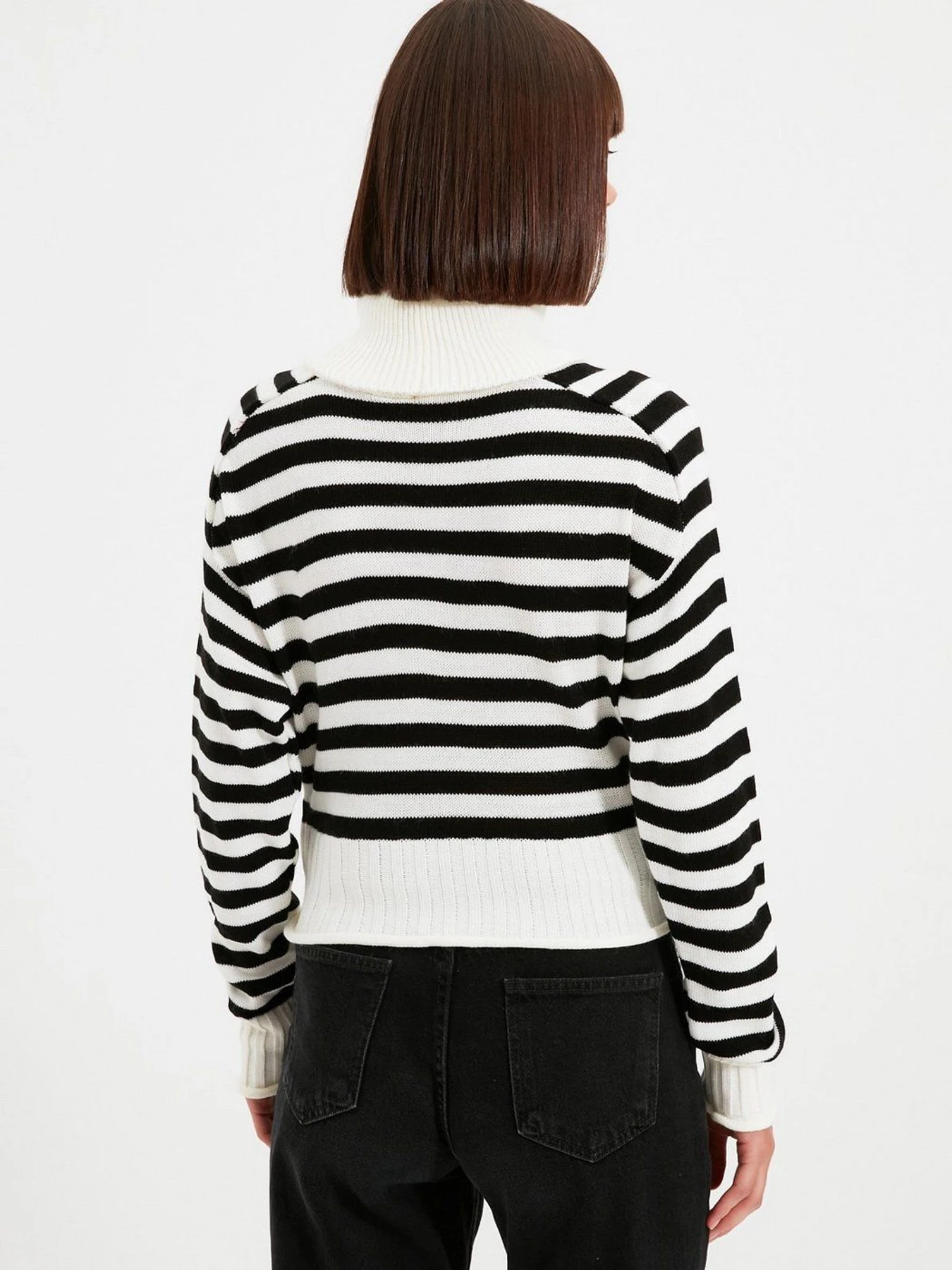 Свитры и кардиганы Trendyol модель TWOAW22KZ1216/Ekru Свитры и кардиганы Trendyol модель TWOAW22KZ1216/Ekru Фото