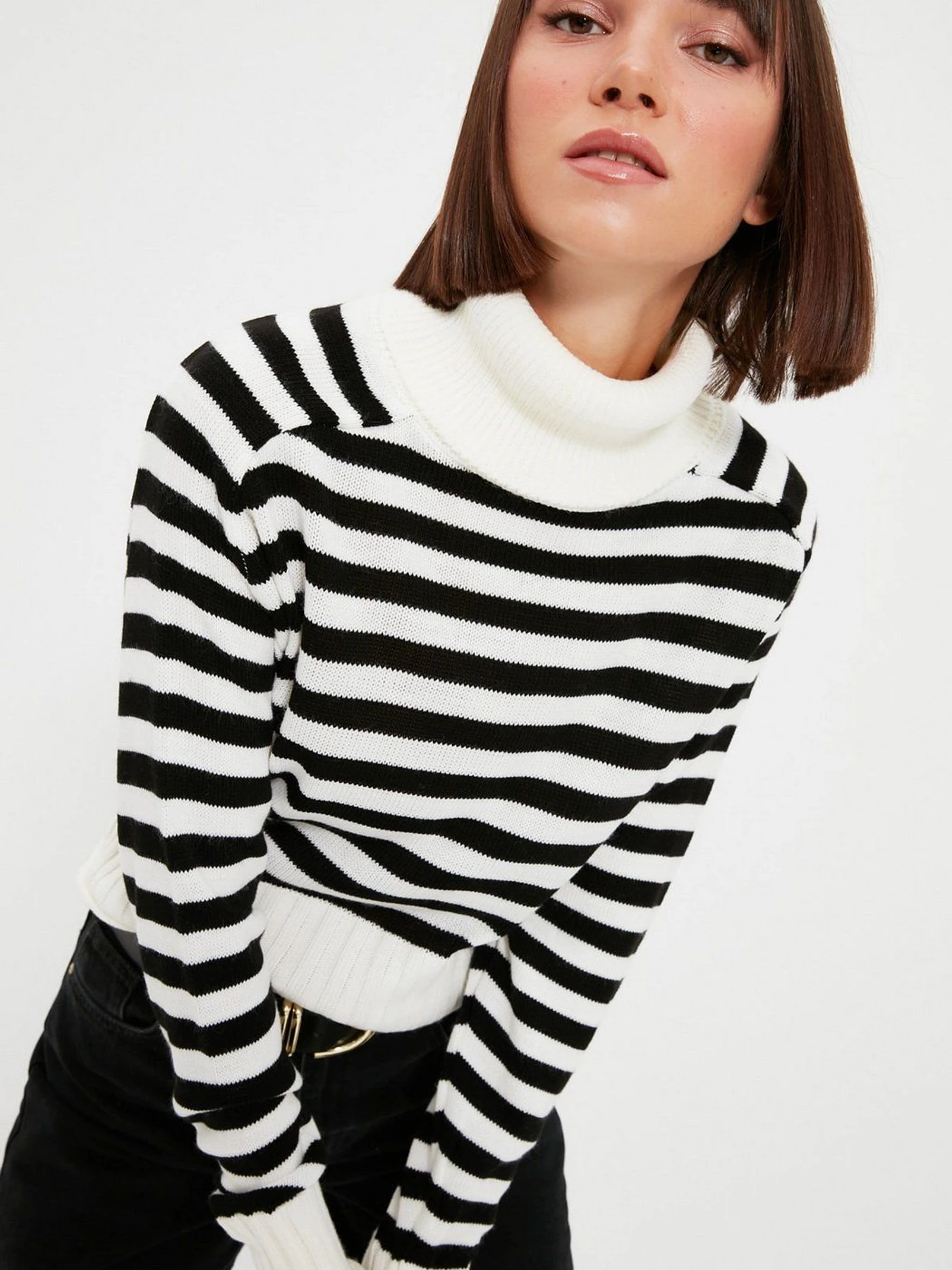 Свитры и кардиганы Trendyol модель TWOAW22KZ1216/Ekru Свитры и кардиганы Trendyol модель TWOAW22KZ1216/Ekru Фото