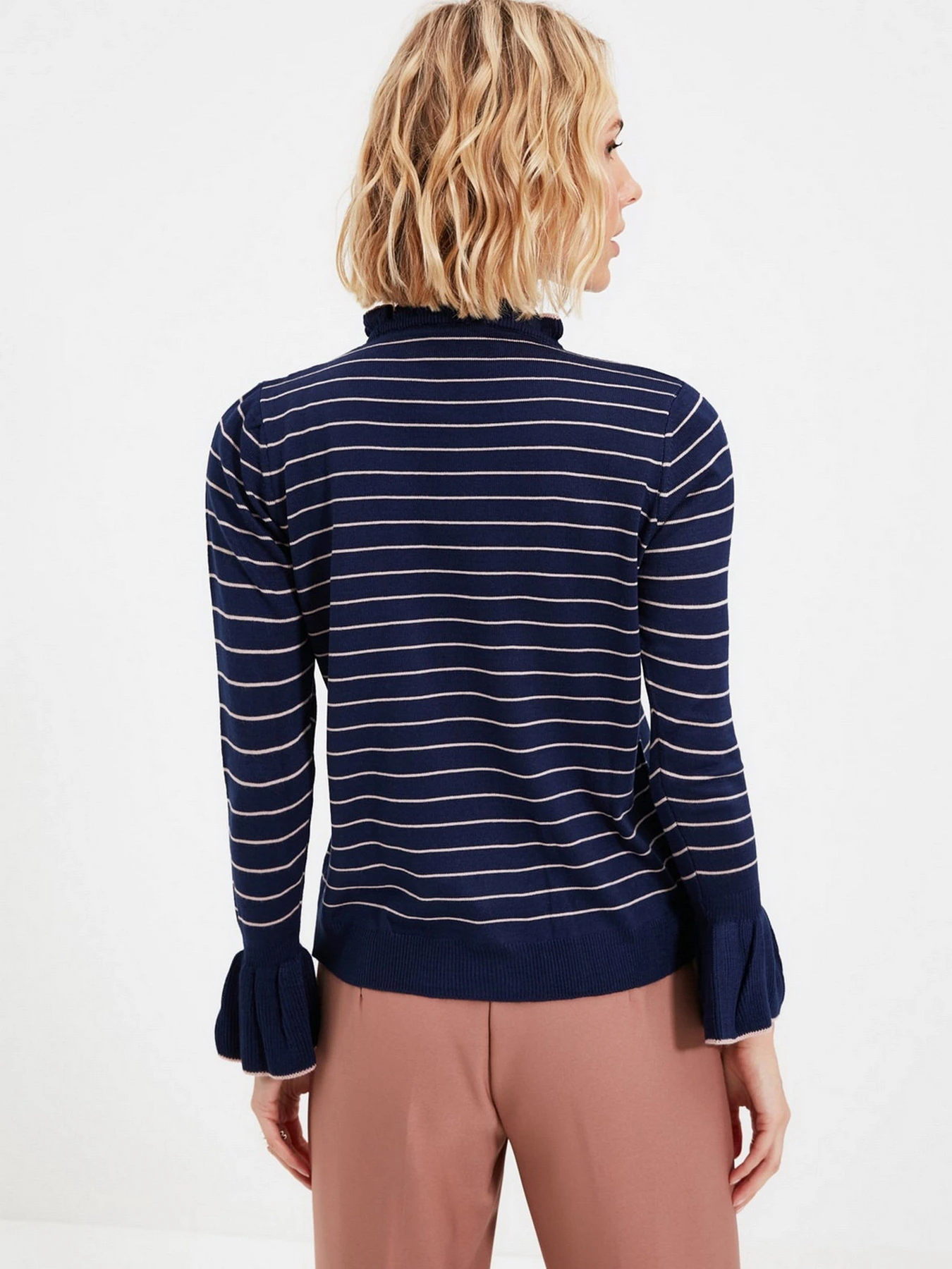 Свитры и кардиганы Trendyol модель TWOAW22KZ1389/Lacivert Свитры и кардиганы Trendyol модель TWOAW22KZ1389/Lacivert Фото