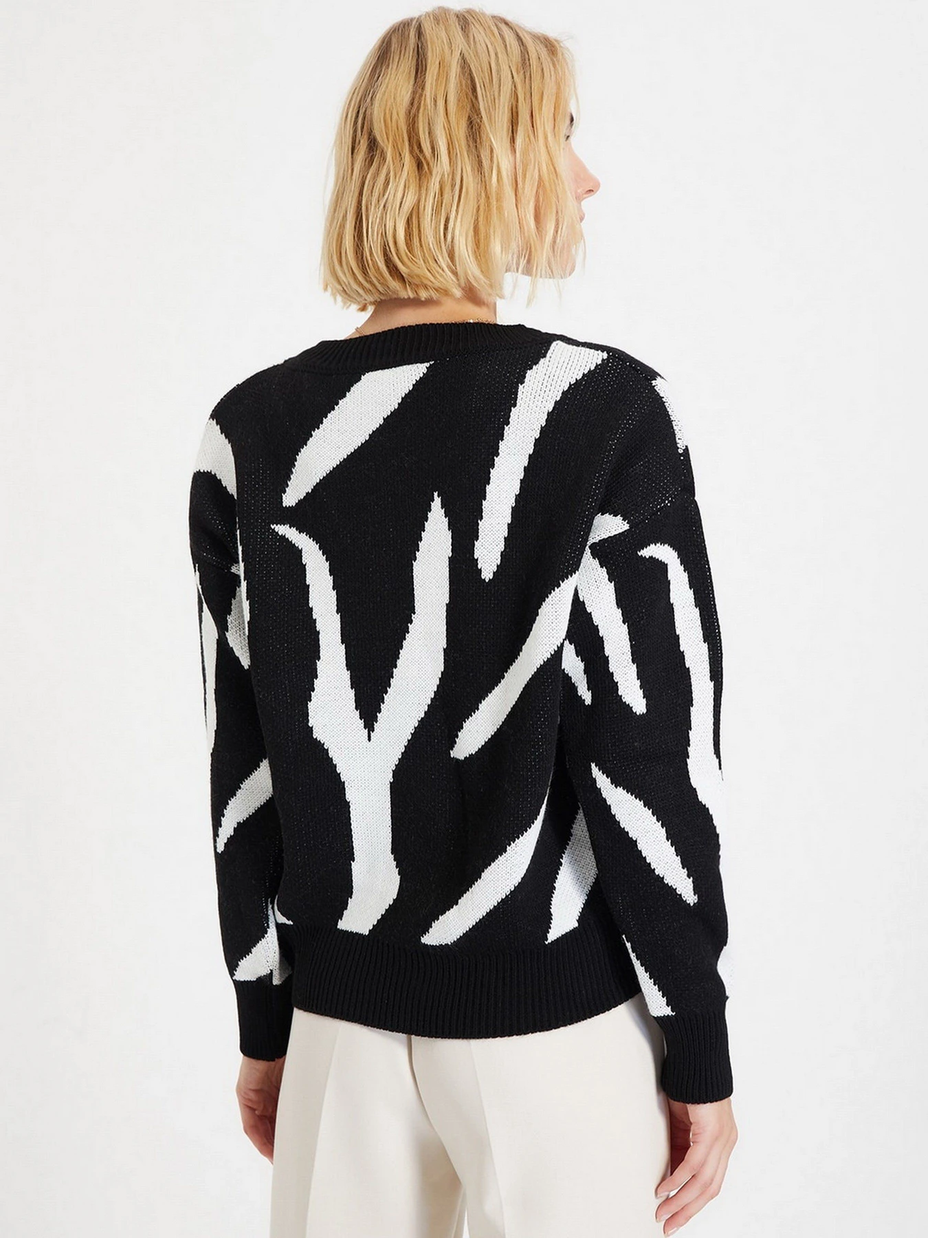 Свитры и кардиганы Trendyol модель TWOAW22KZ1648/Siyah Свитры и кардиганы Trendyol модель TWOAW22KZ1648/Siyah Фото