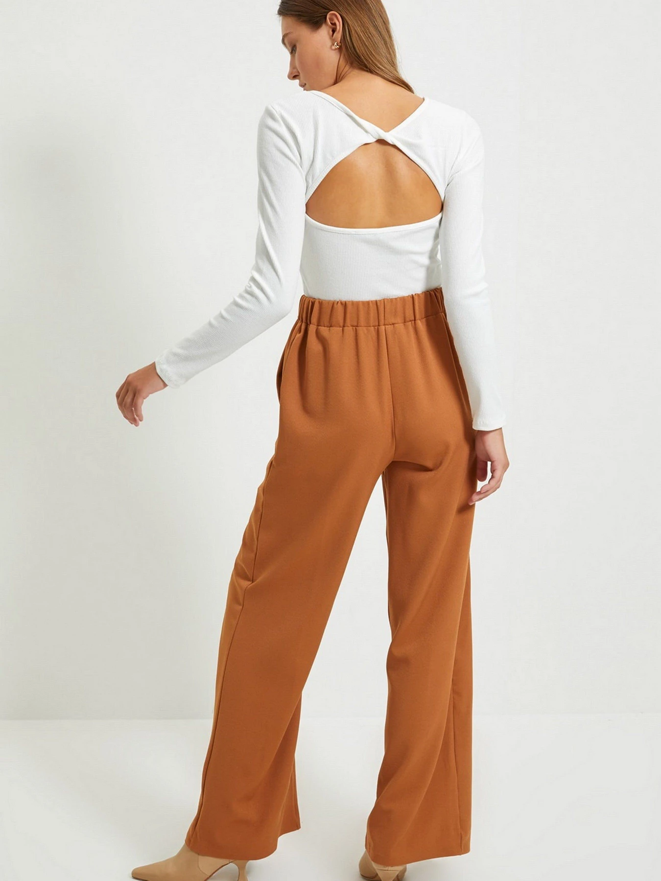 Брюки Trendyol модель TWOAW22PL0059/Camel Брюки Trendyol модель TWOAW22PL0059/Camel Фото