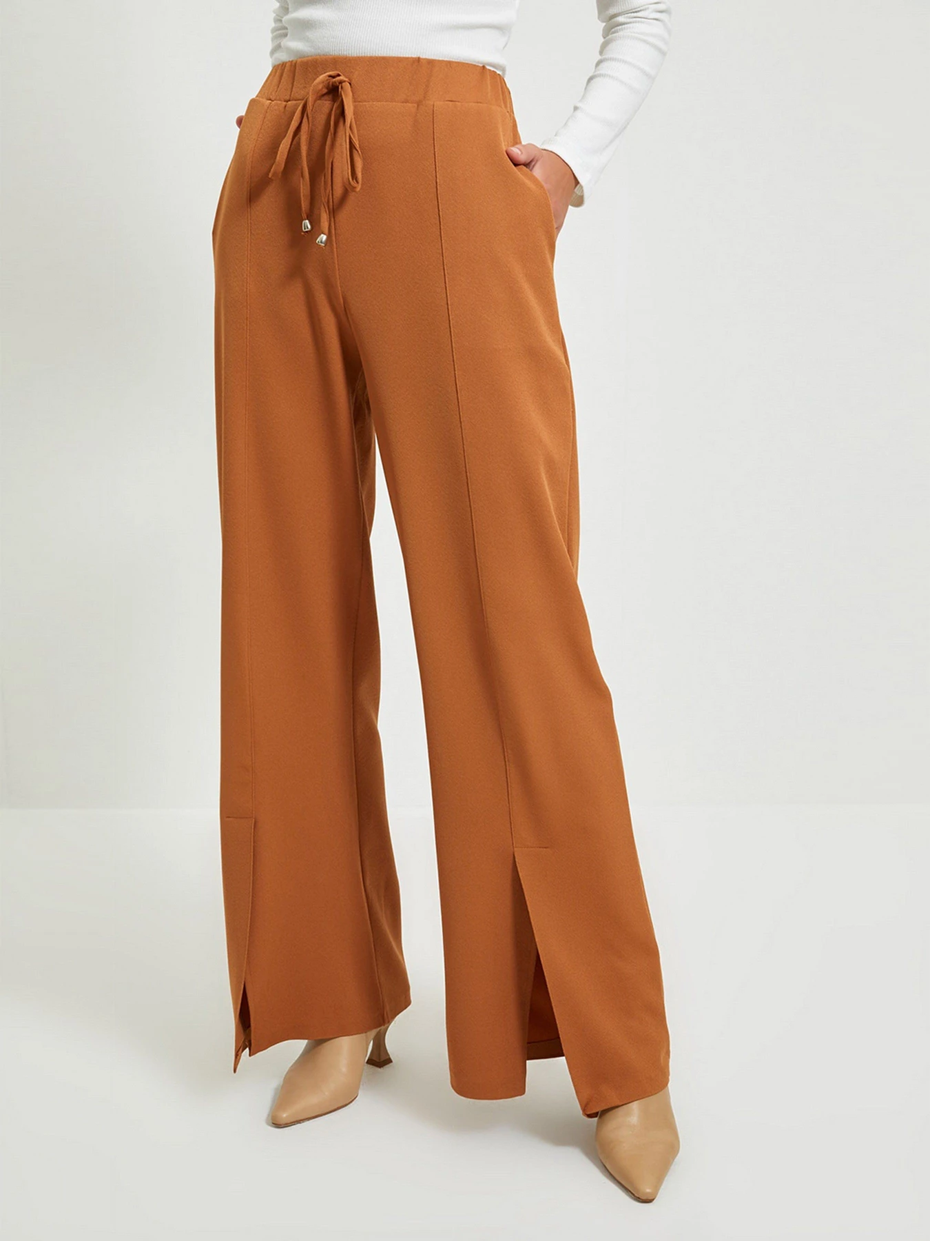 Брюки Trendyol модель TWOAW22PL0059/Camel Брюки Trendyol модель TWOAW22PL0059/Camel Фото