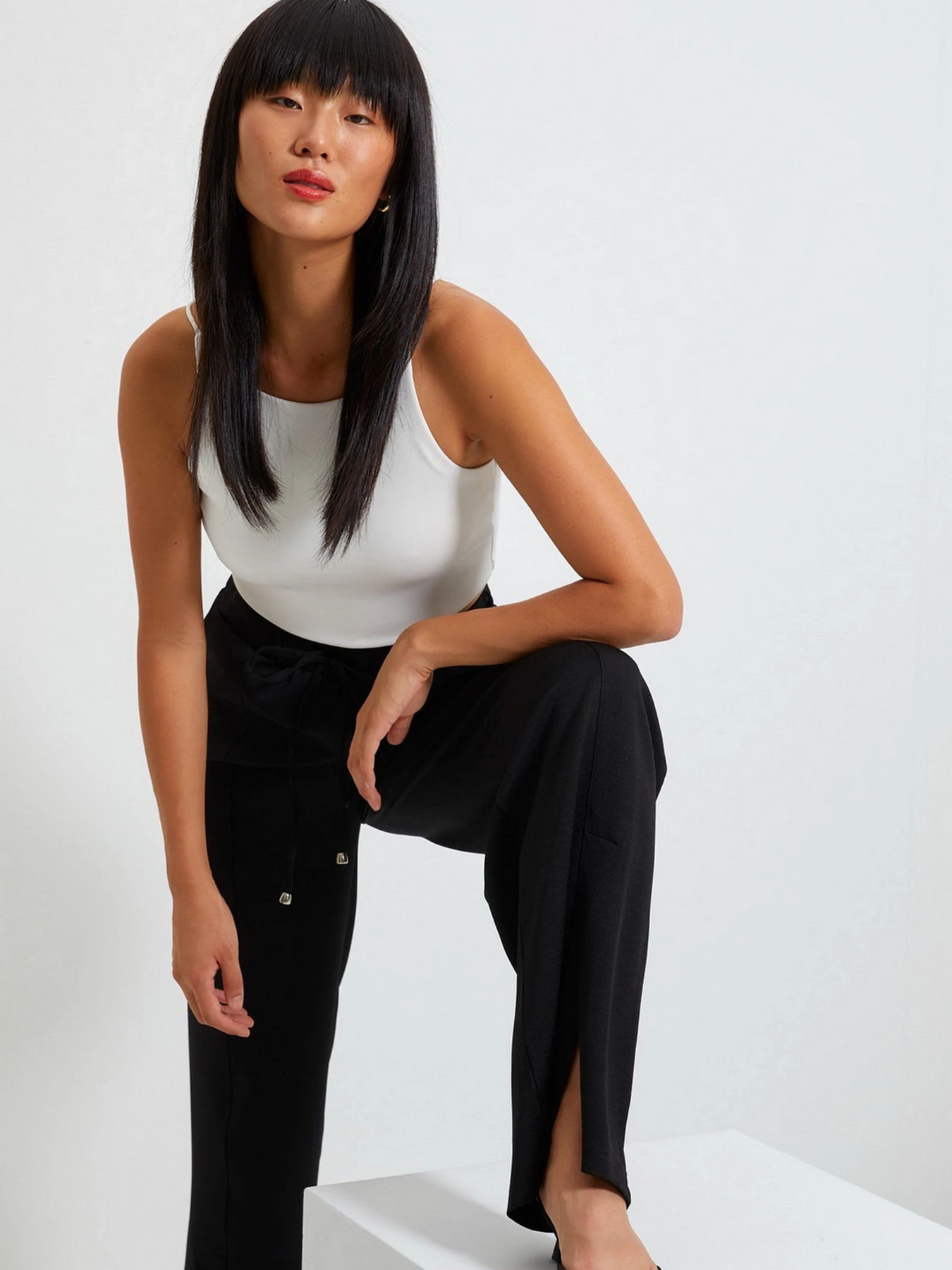 Штани Trendyol модель TWOAW22PL0059/Siyah Фото