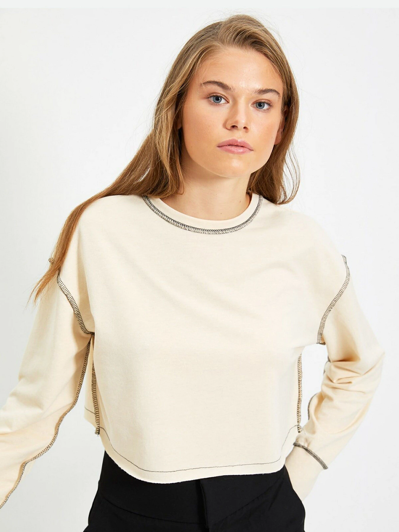 Худи и свитшоты Trendyol модель TWOAW22SW0450/Bej Худи и свитшоты Trendyol модель TWOAW22SW0450/Bej Фото
