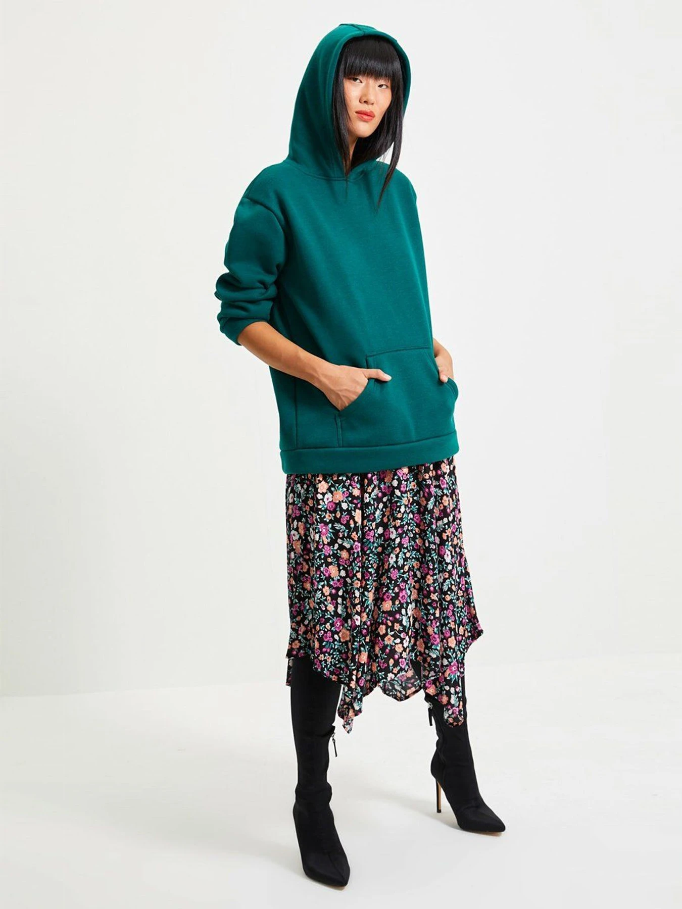 Худи и свитшоты Trendyol модель TWOAW22SW0709/Zumrut Yesili Худи и свитшоты Trendyol модель TWOAW22SW0709/Zumrut Yesili Фото