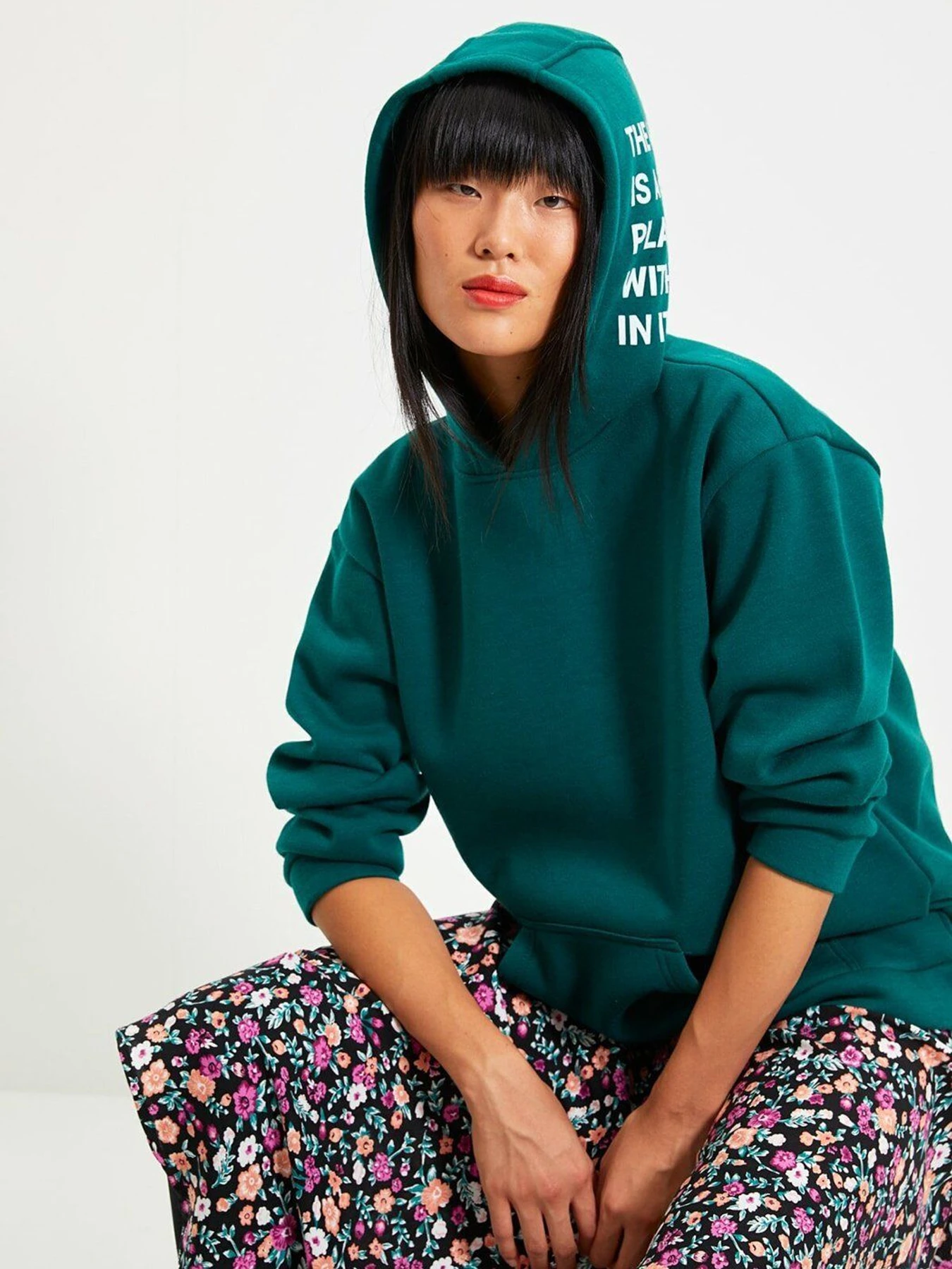 Худи и свитшоты Trendyol модель TWOAW22SW0709/Zumrut Yesili Худи и свитшоты Trendyol модель TWOAW22SW0709/Zumrut Yesili Фото