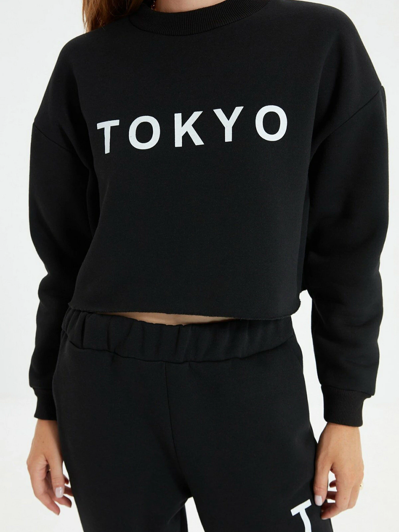 Худи и свитшоты Trendyol модель TWOAW22SW0895/Siyah Худи и свитшоты Trendyol модель TWOAW22SW0895/Siyah Фото