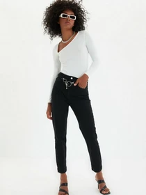 Джинсы Trendyol Mom модель TWOAW22JE0108/Siyah Фото
