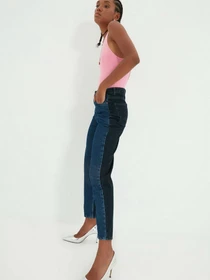 Джинсы Trendyol Mom модель TWOAW22JE0116/Gece Mavisi Фото