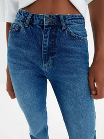 Джинсы Trendyol Bootcut модель TWOAW22JE0138/Koyu Mavi Фото