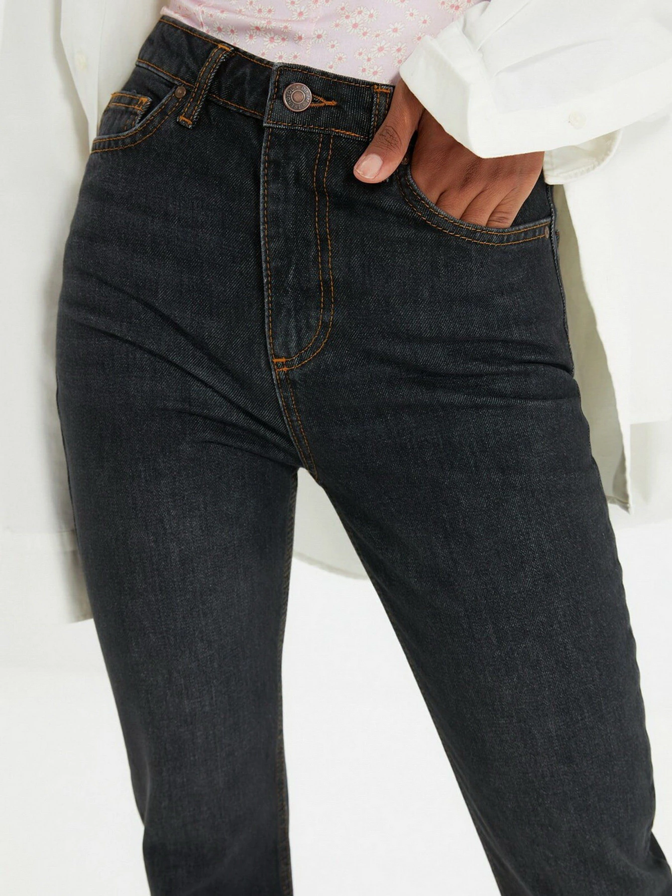 Джинсы Trendyol Bootcut модель TWOAW22JE0138/Siyah Джинсы Trendyol Bootcut модель TWOAW22JE0138/Siyah Фото