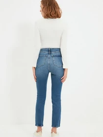 Джинсы Trendyol Slim модель TWOAW22JE0144/Mavi Фото