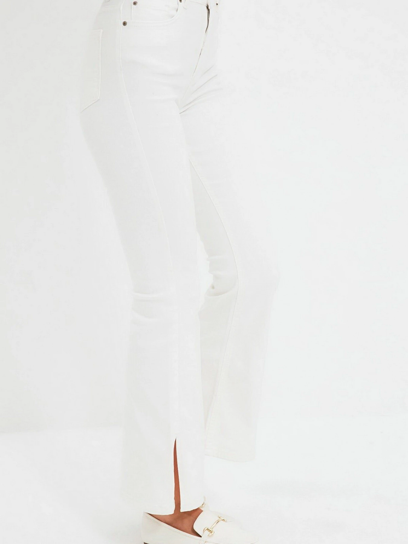 Джинси Trendyol Flare модель TWOAW22JE0145/Beyaz Джинси Trendyol Flare модель TWOAW22JE0145/Beyaz Фото