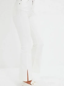 Джинси Trendyol Flare модель TWOAW22JE0145/Beyaz Фото