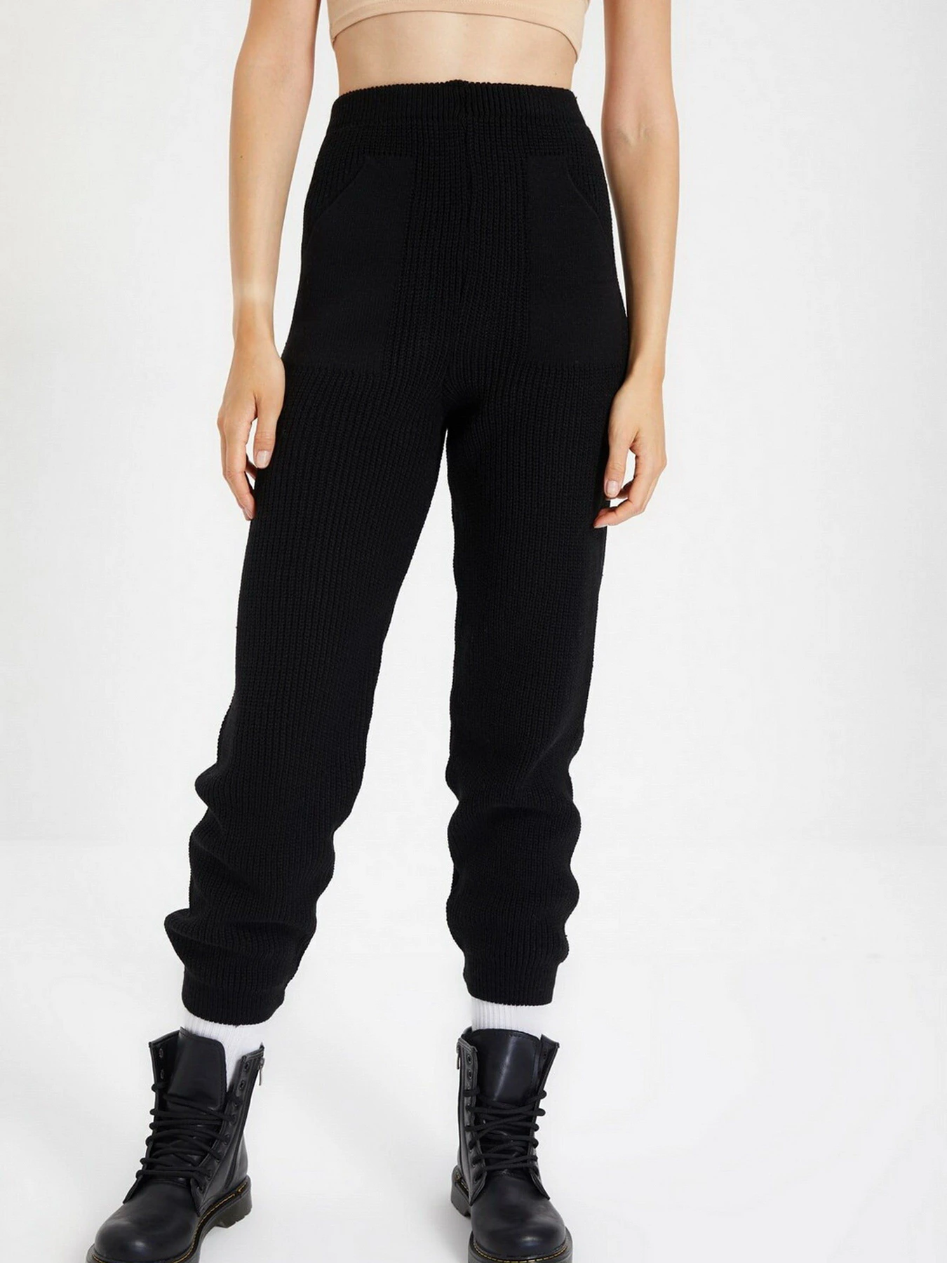 Костюмы Trendyol модель TWOAW21AU0137/Siyah Костюмы Trendyol модель TWOAW21AU0137/Siyah Фото