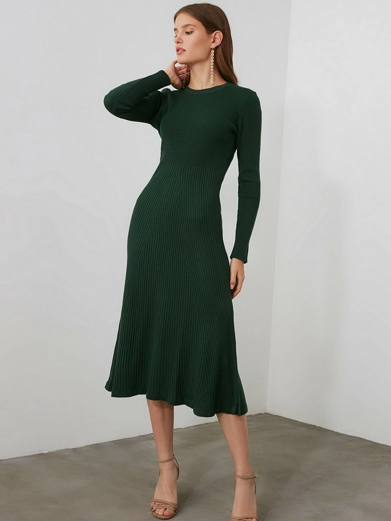 Платья Trendyol модель TWOAW21EL0422/Yesil Фото